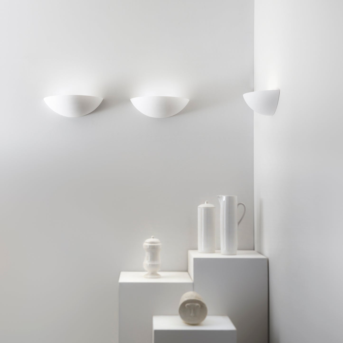 Applique ABEL in gesso bianco verniciabile.