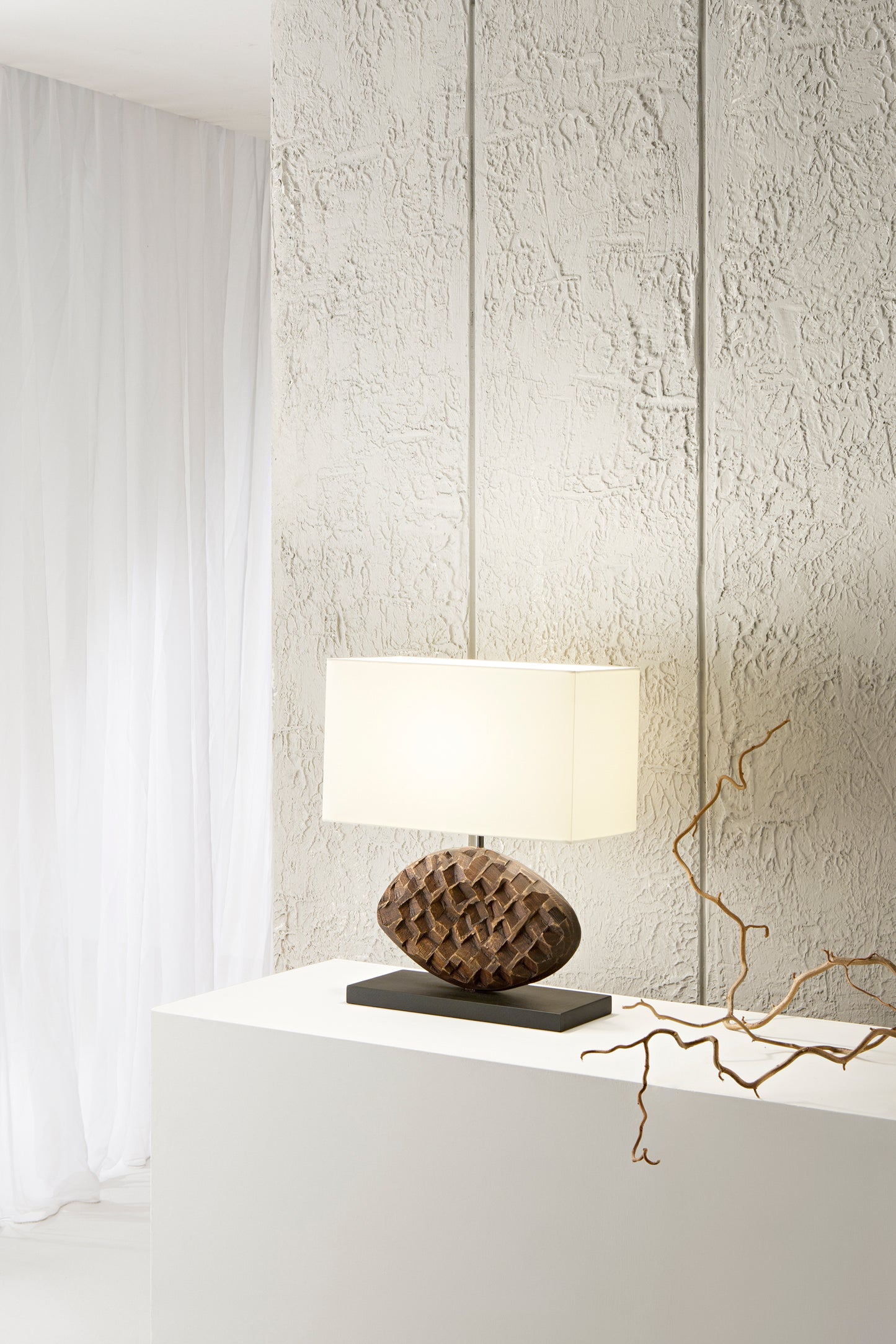 Lume Acacia in legno ricamato