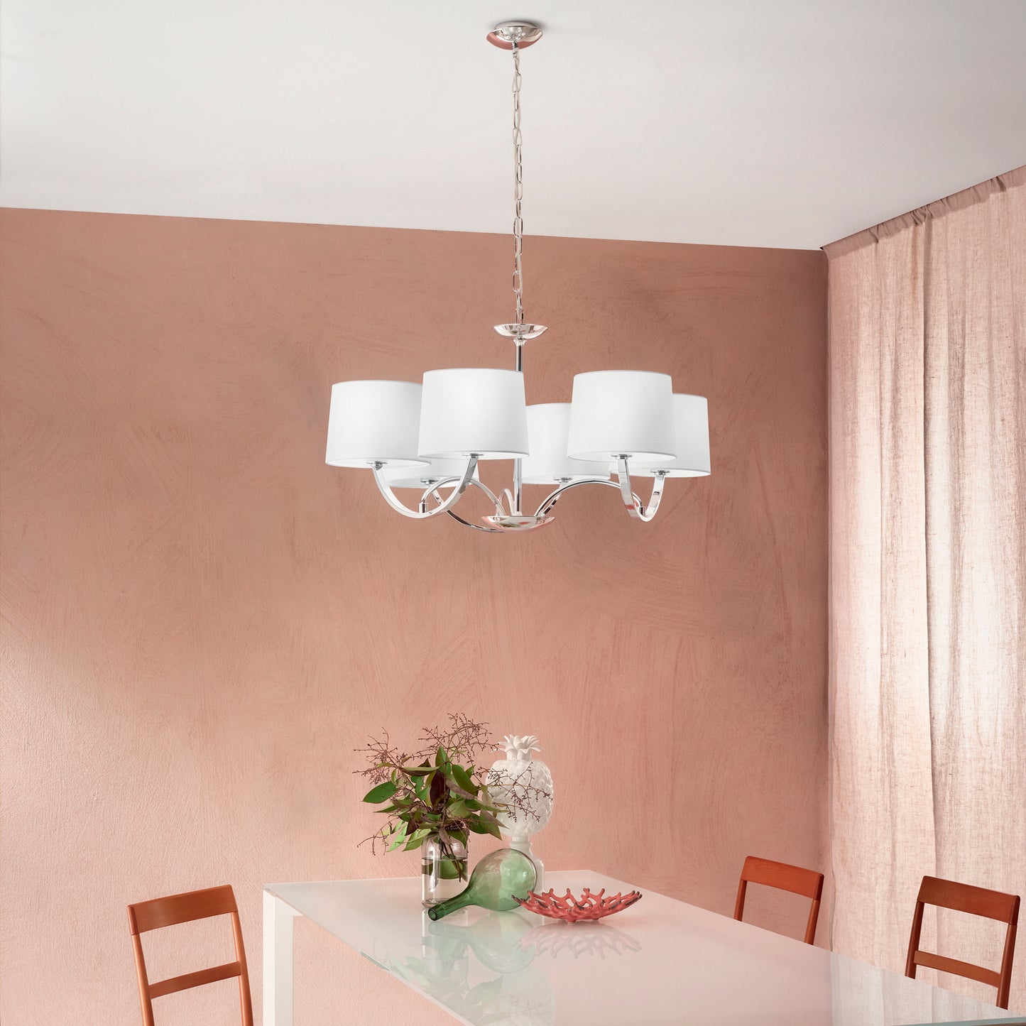 Lampadario ASTORIA in metallo cromato con sei paralumi in tessuto