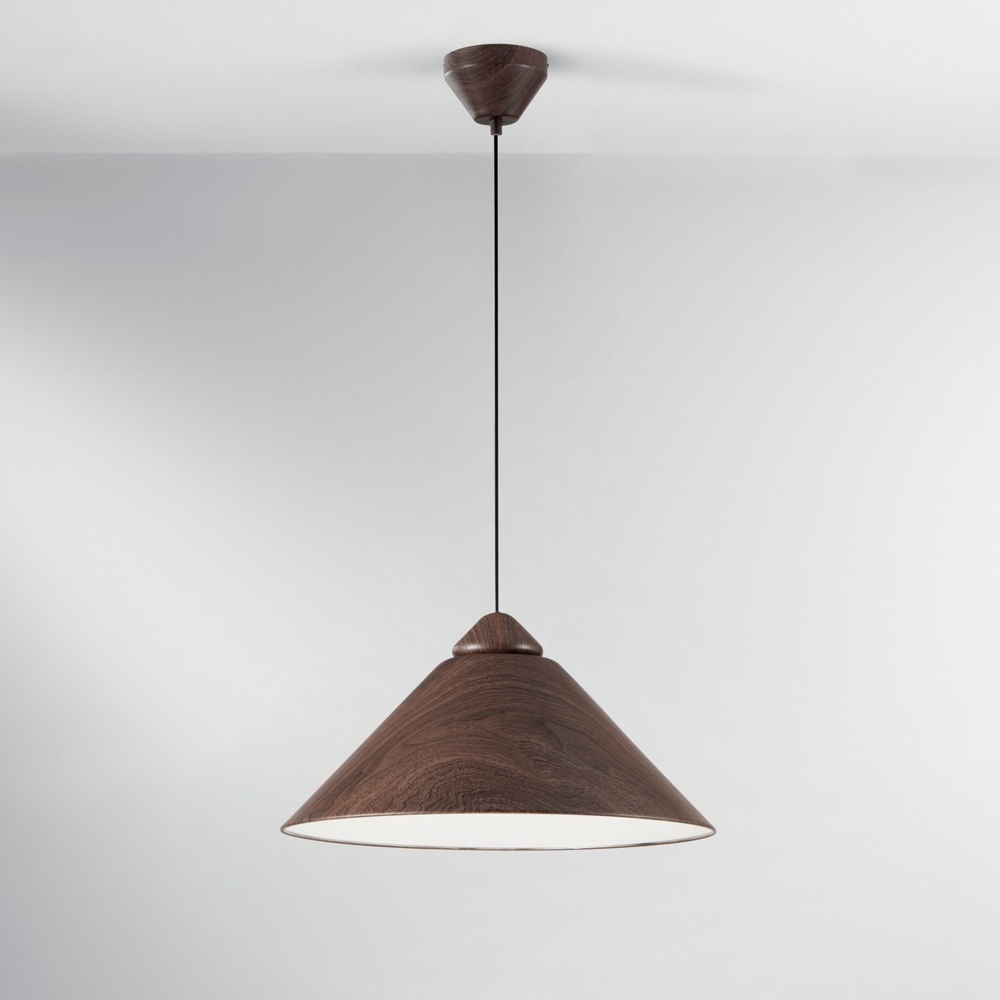 Sospensione BIGBANG con diffusore a cono in metallo color legno