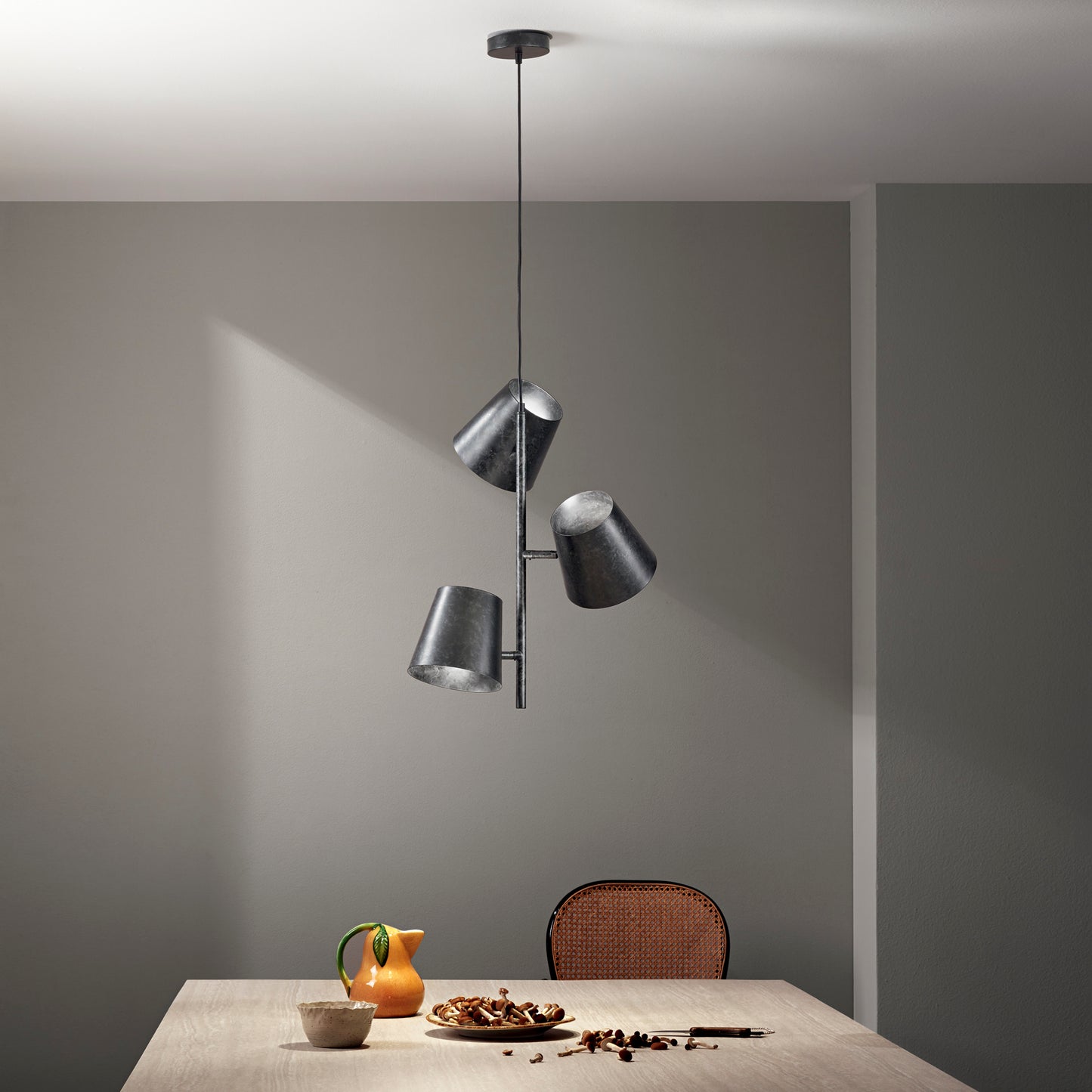 Sospensione COLT in metallo grigio tre luci