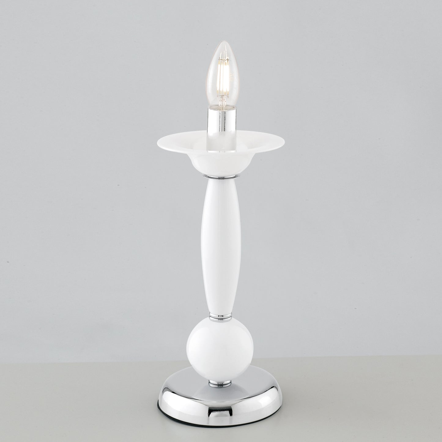 Lampada da tavolo ESTEFAN in acrilico bianco