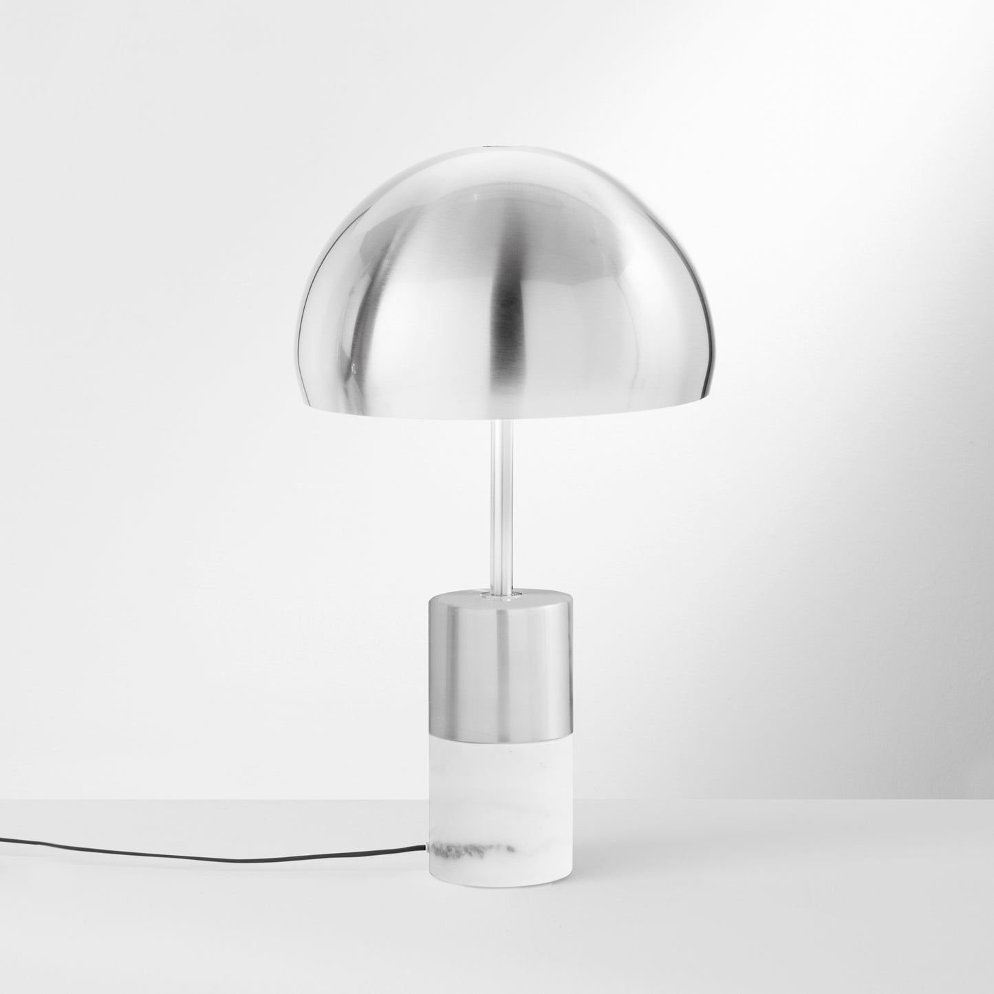 Lampada da tavolo IGEA in metallo nichel con base marmo