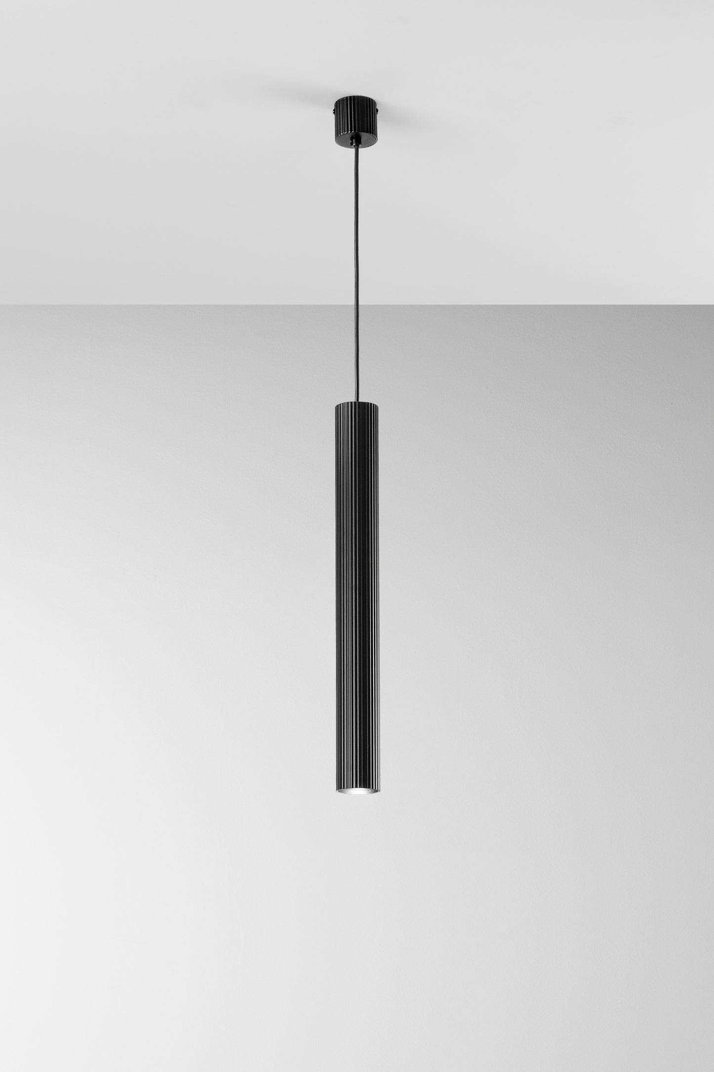 Sospensione LORD nero in acciaio e alluminio punto luce singolo h 255cm.