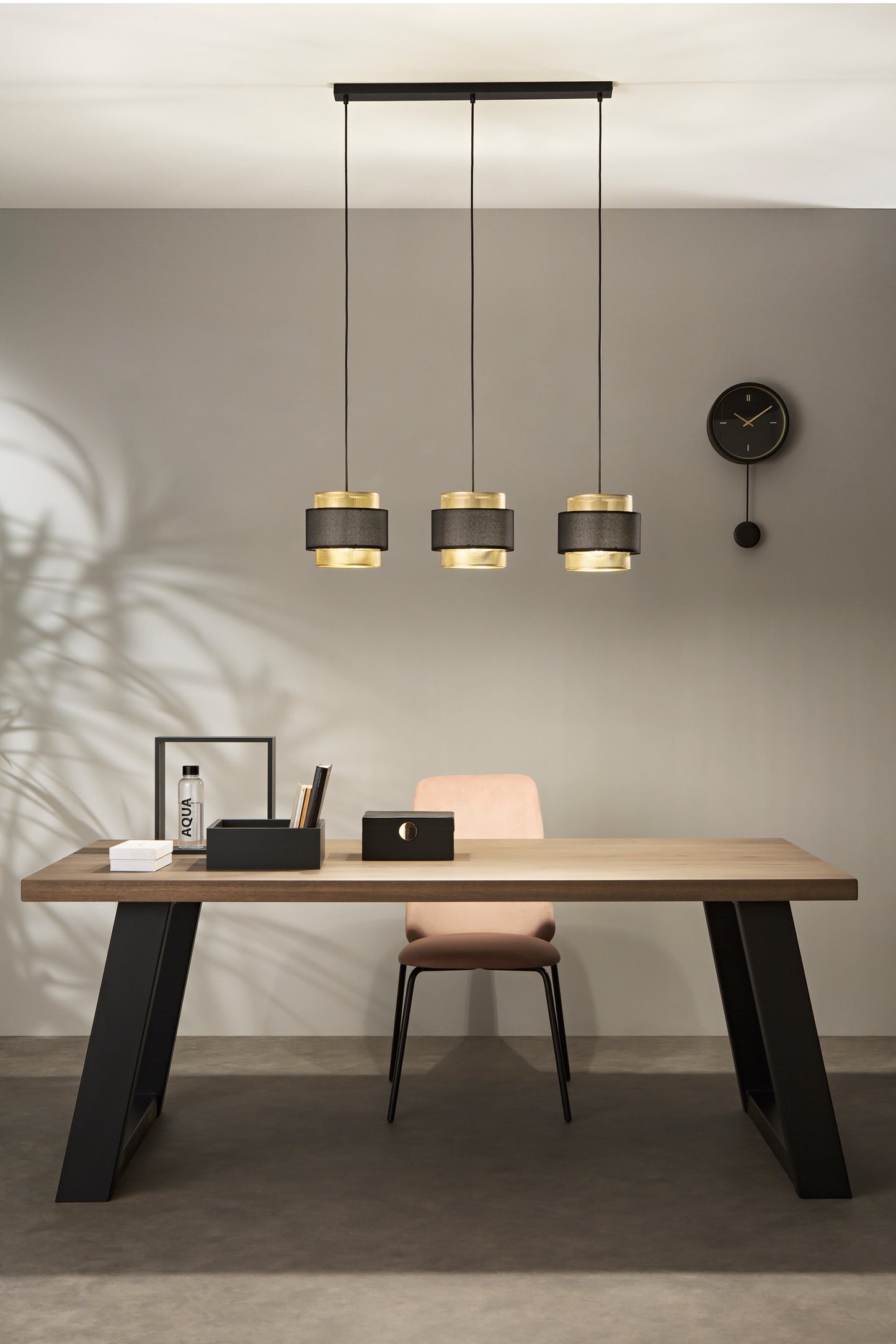 Sospensione LOUNGE oro e nero in metallo 3 punti luce