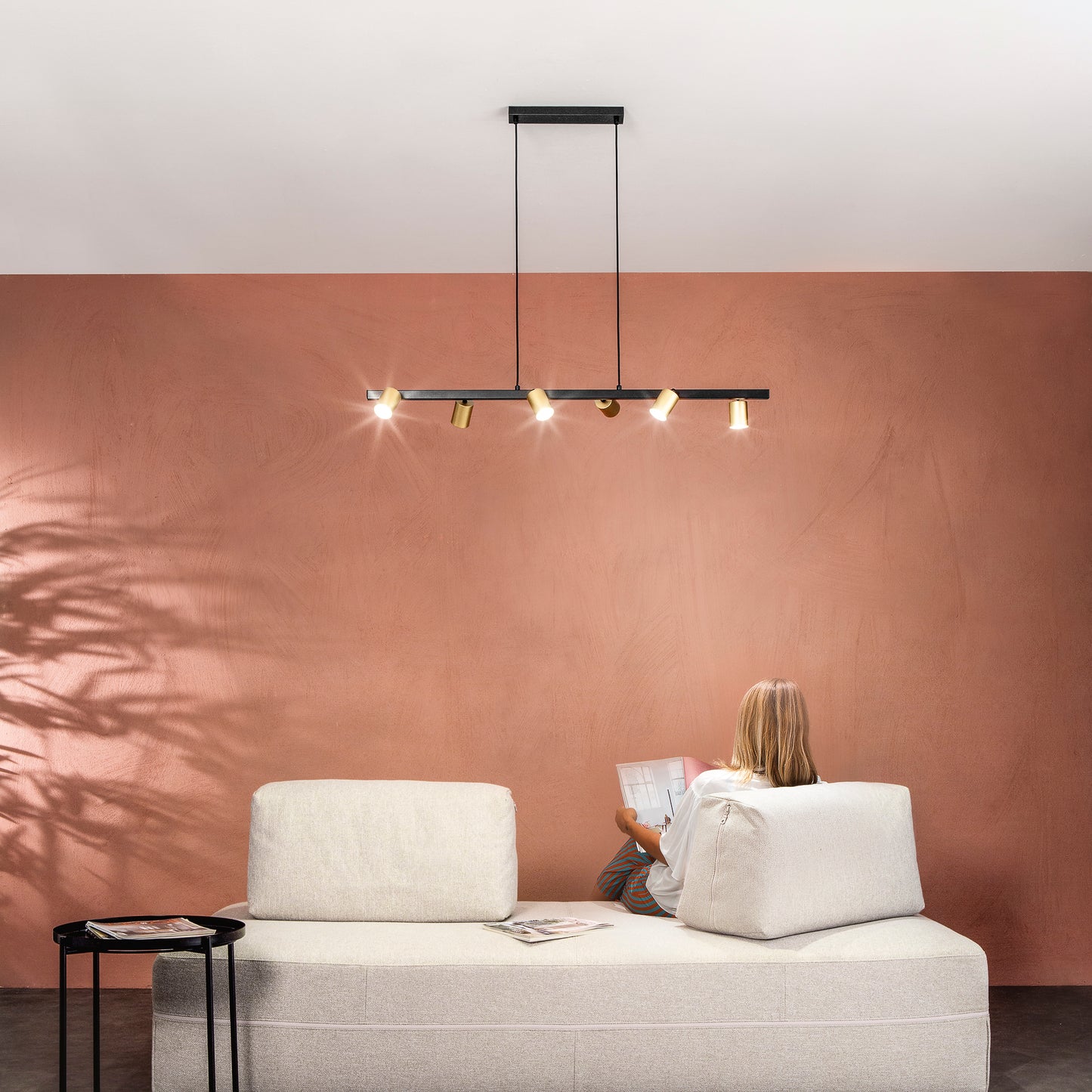 Sospensione NIZZA in metallo nero con 6 spot oro orientabili