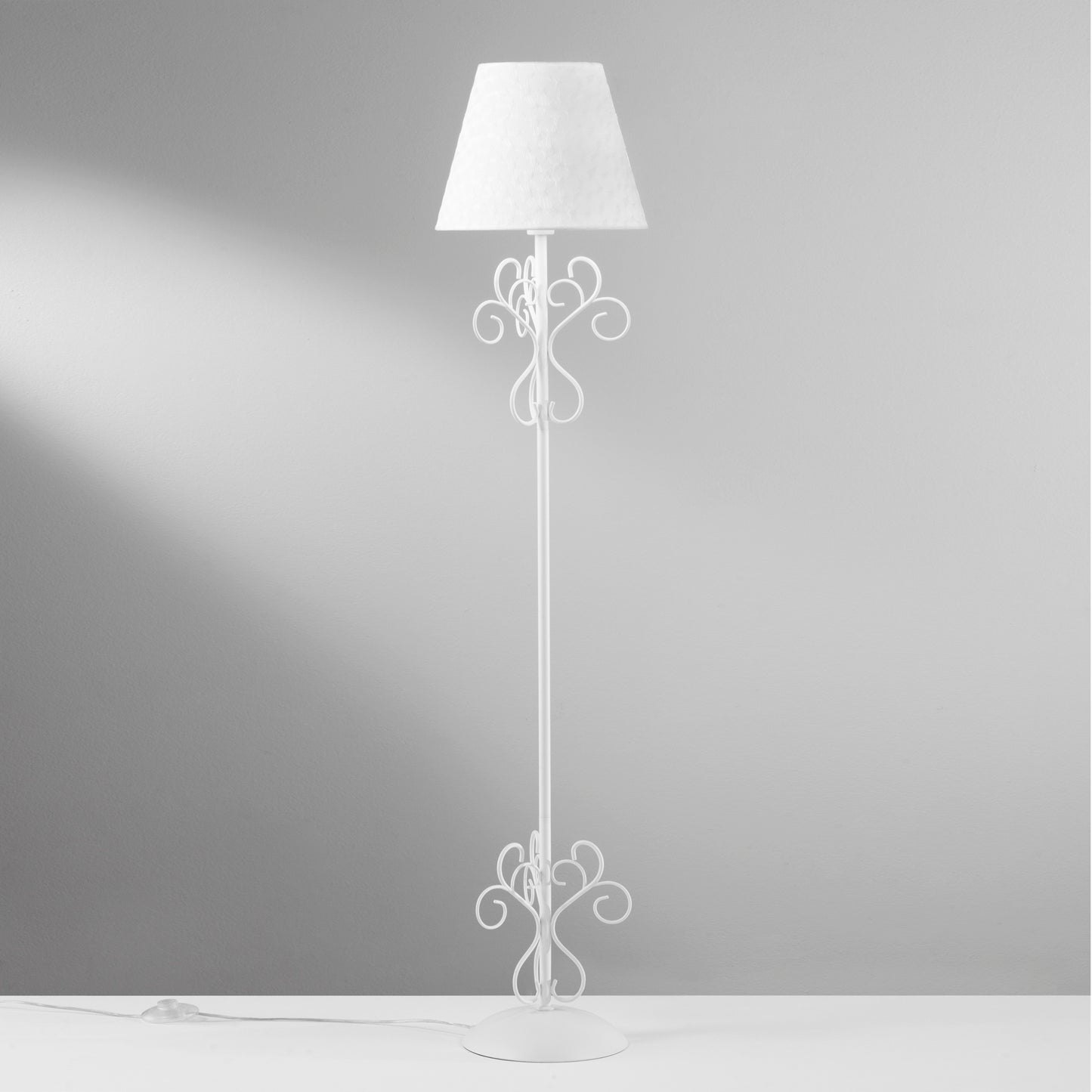 Piantana PERLA in metallo bianco e cristallo