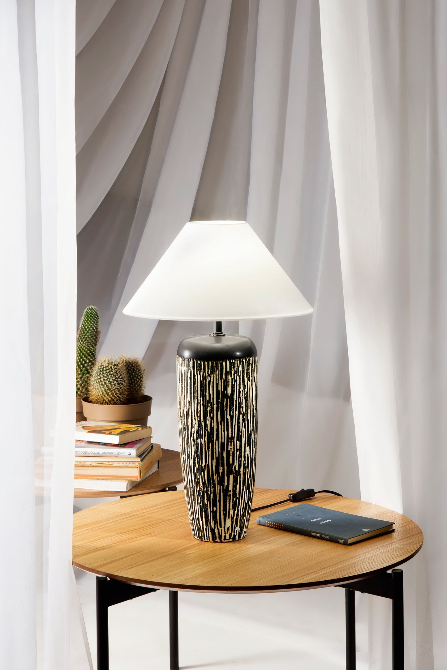 Lampada da tavolo Savana in ceramica decorata