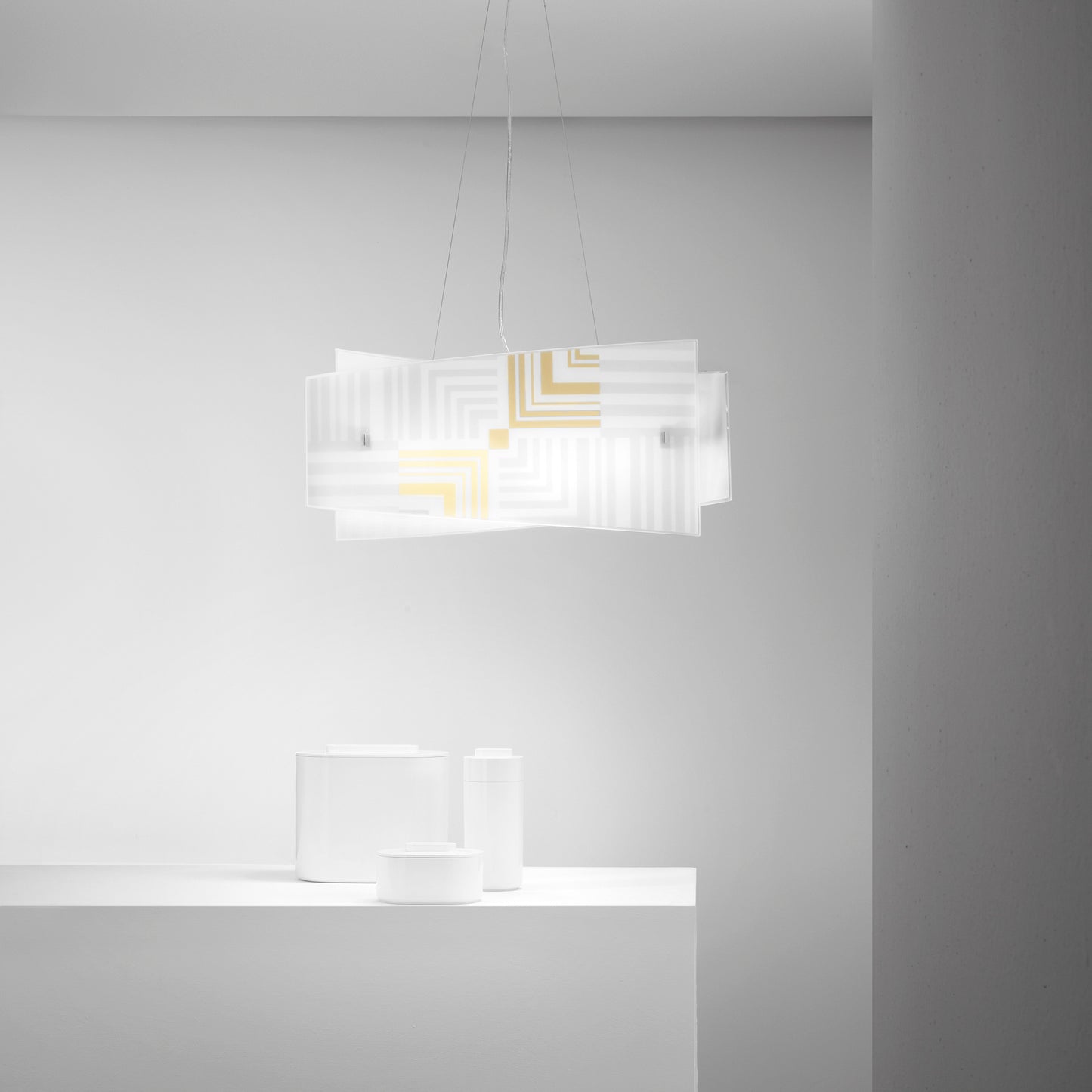 Sospensione SEVENTY in vetro bianco con decori oro 4 punti luce