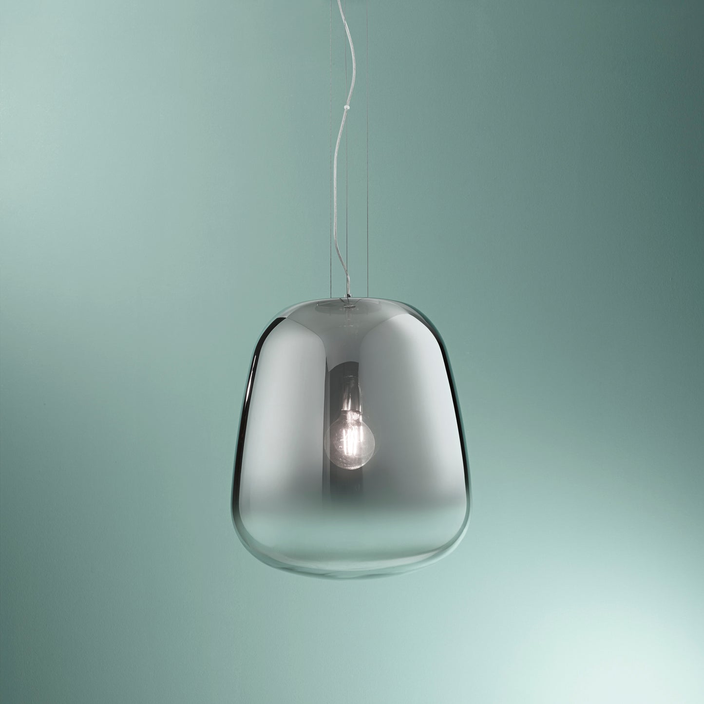 Sospensione SMOKE in metallo nero con 1 diffusore vetro grigio fumè 1 luce Ø 45cm