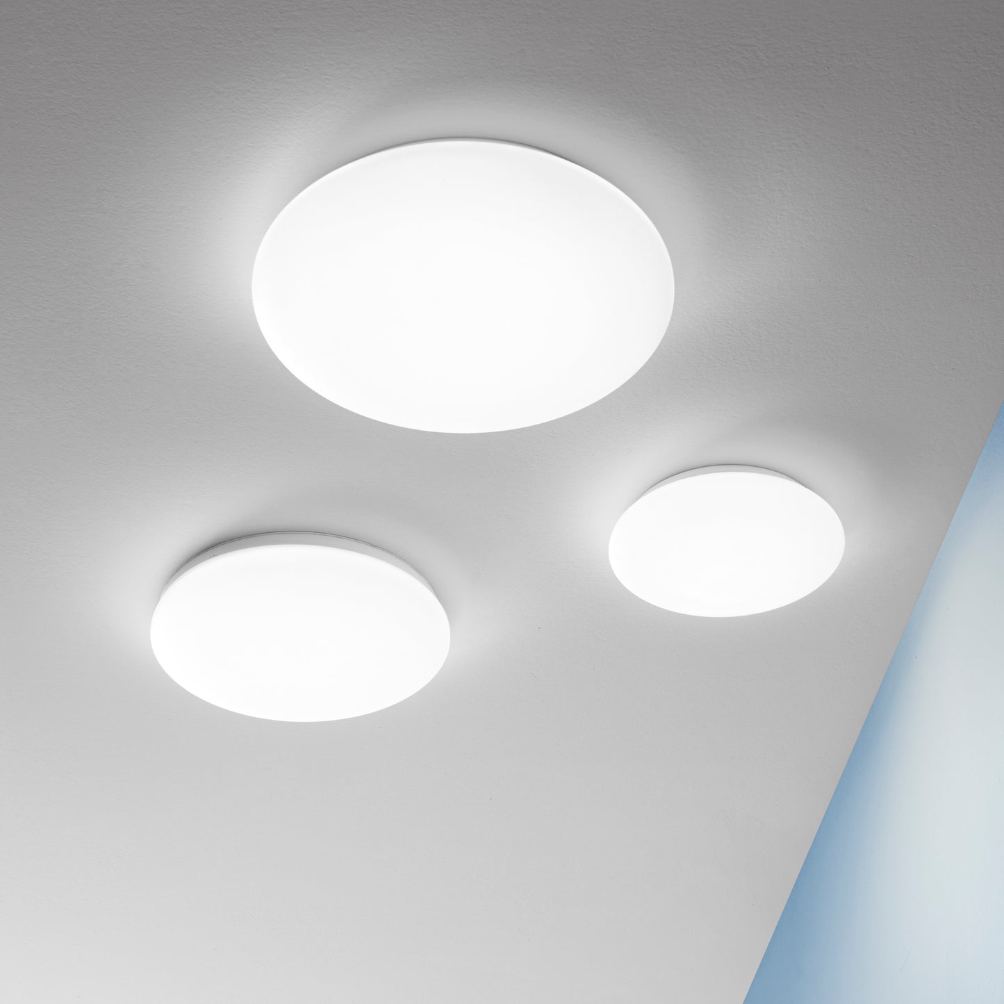 Plafoniera LED SUN in acrilico bianco, luce naturale, Ø 32 cm.