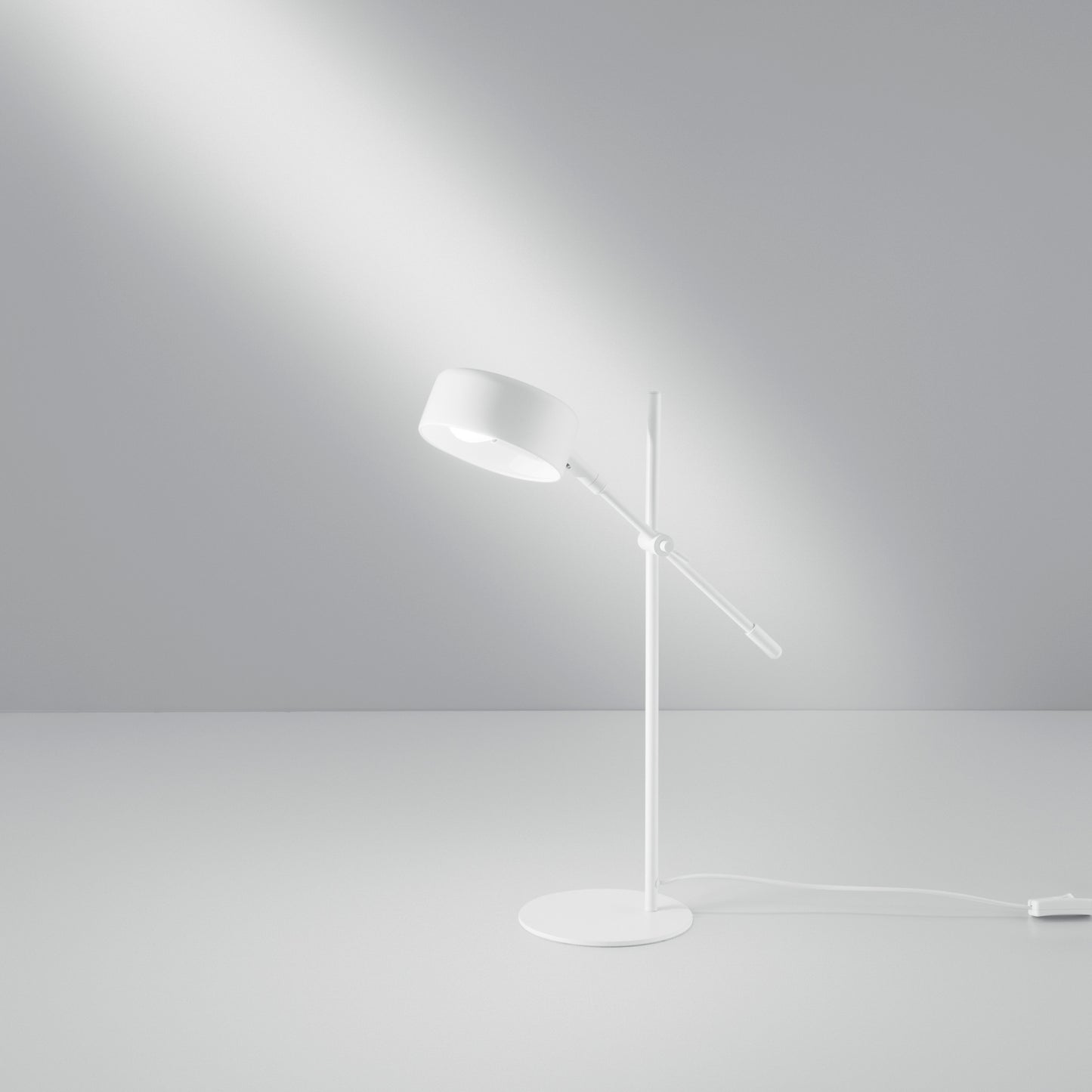 Lampada da tavolo EIFFEL in metallo bianco con punto luce orientabile
