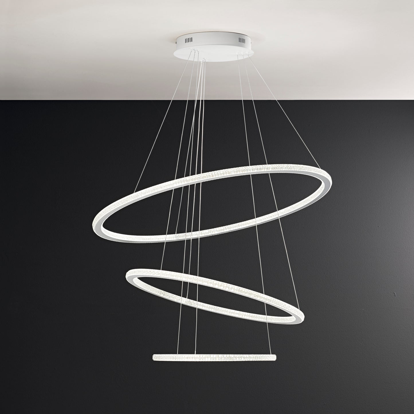 Sospensione LED BRYANT con tre diffusori diamantati 87W 4000K (luce naturale)