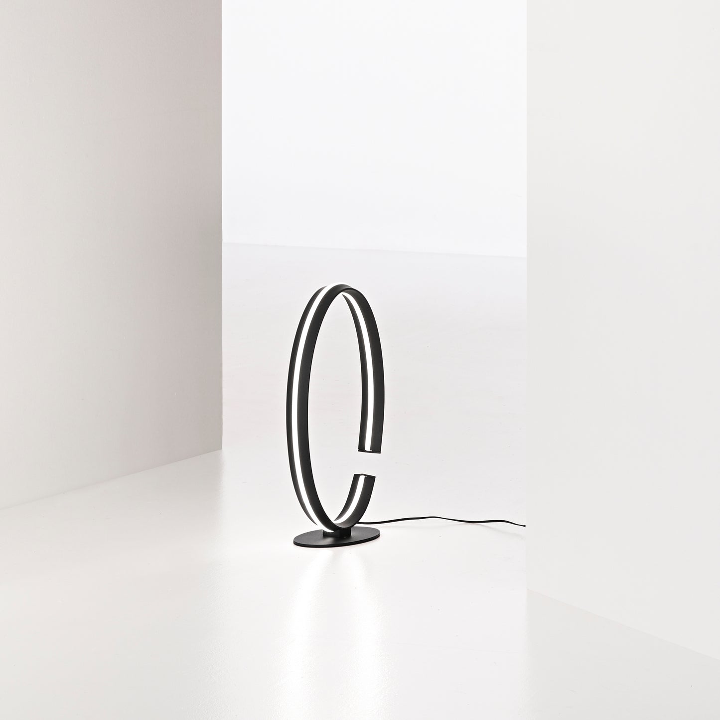 Lampada da tavolo LED CLARKE in alluminio nero 4000K (luce naturale)