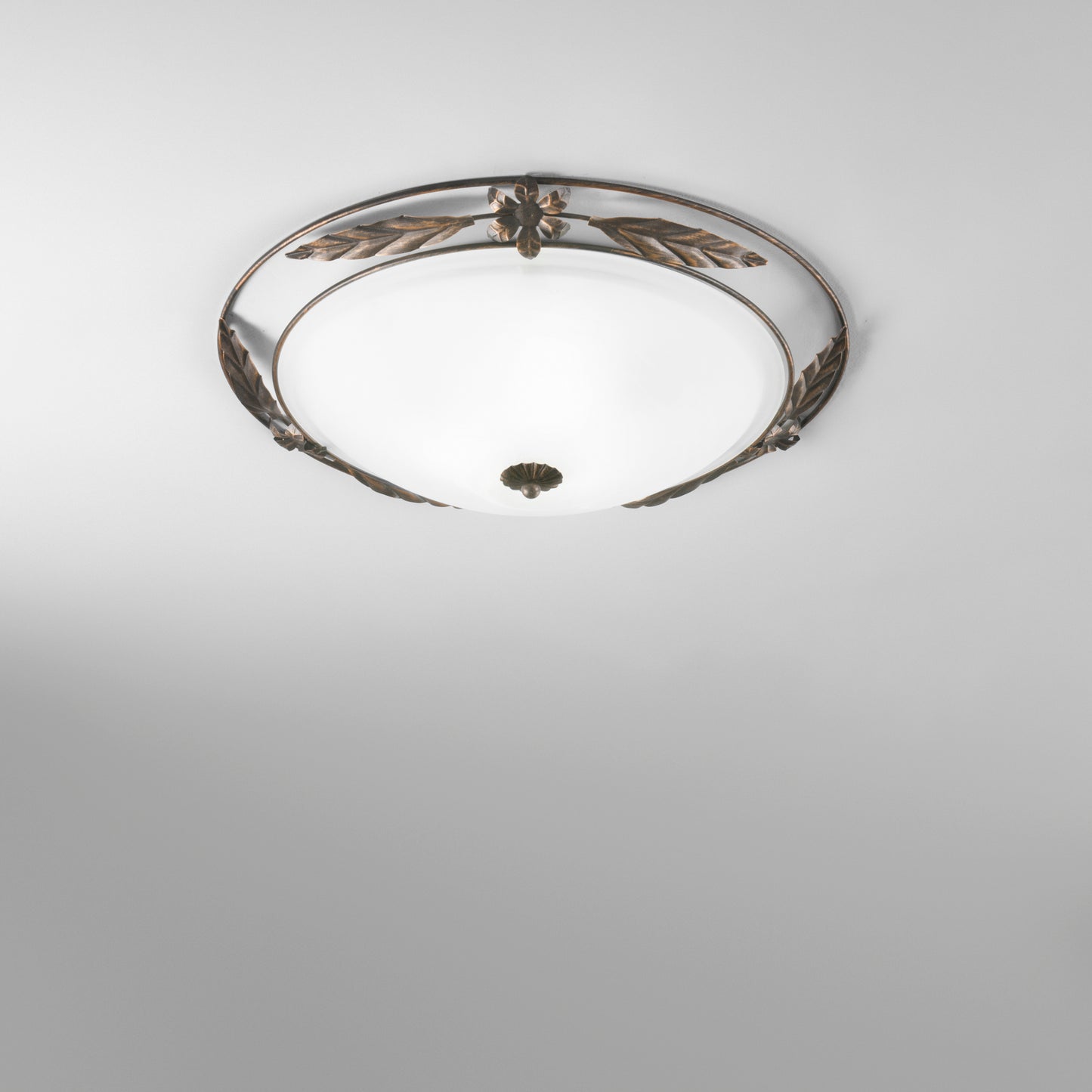 Plafoniera RICCIO bianca in vetro con struttura in metallo 50 cm.