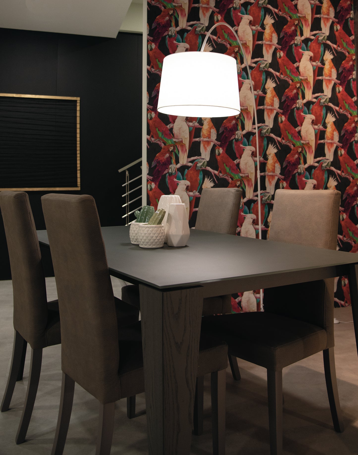 Piantana curva DREAM in metallo bianco con base in marmo