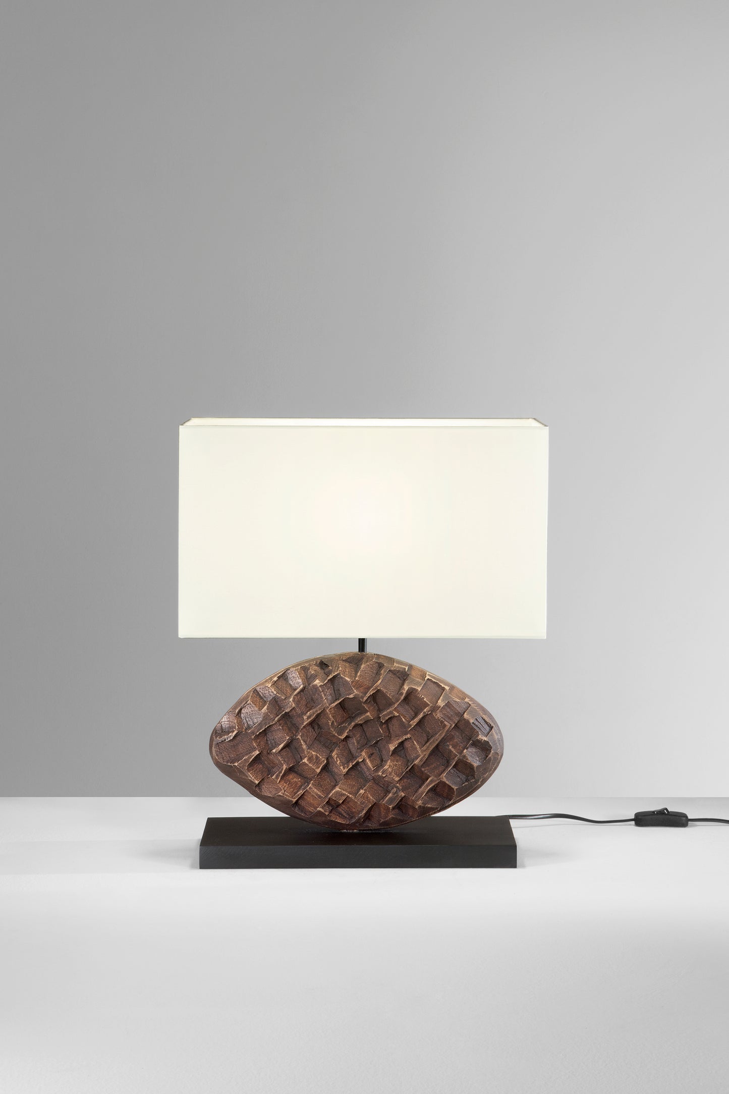 Lume Acacia in legno ricamato