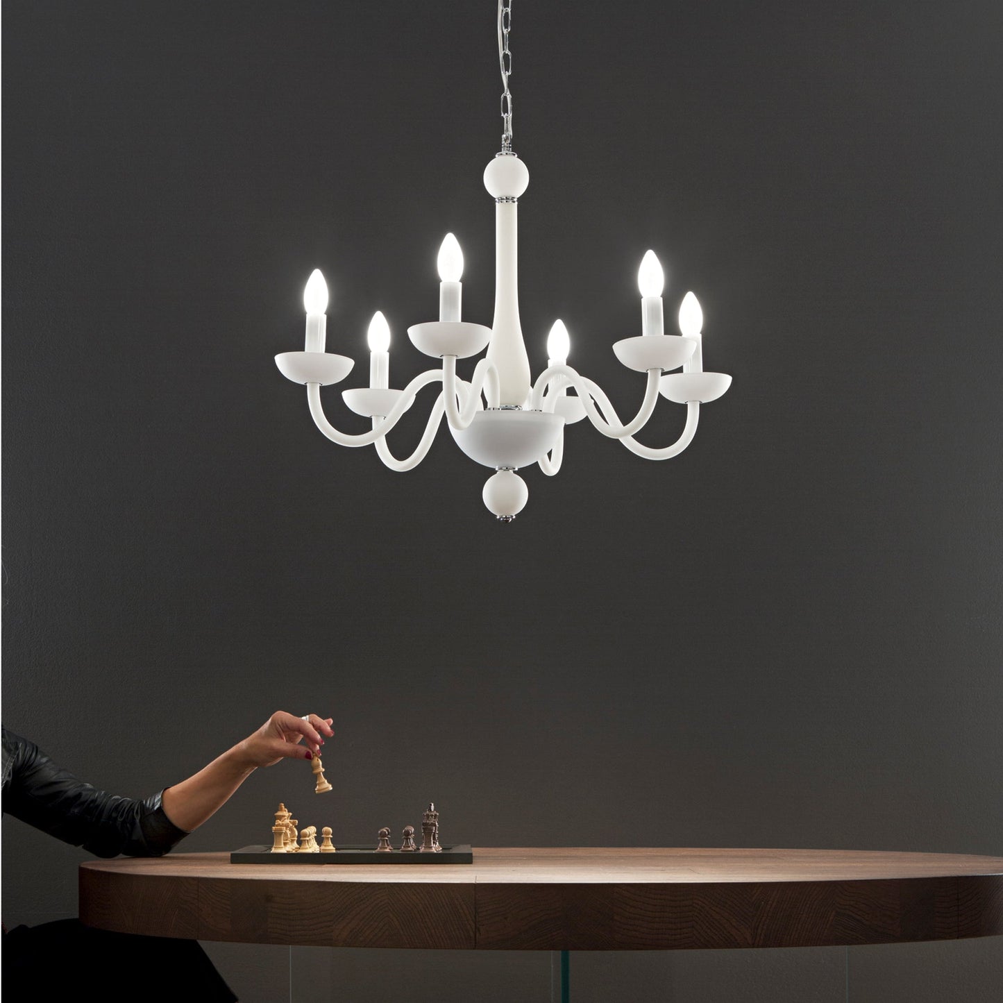 Lampadario a sospensione ALFIERE in vetro soffiato bianco a sei luci