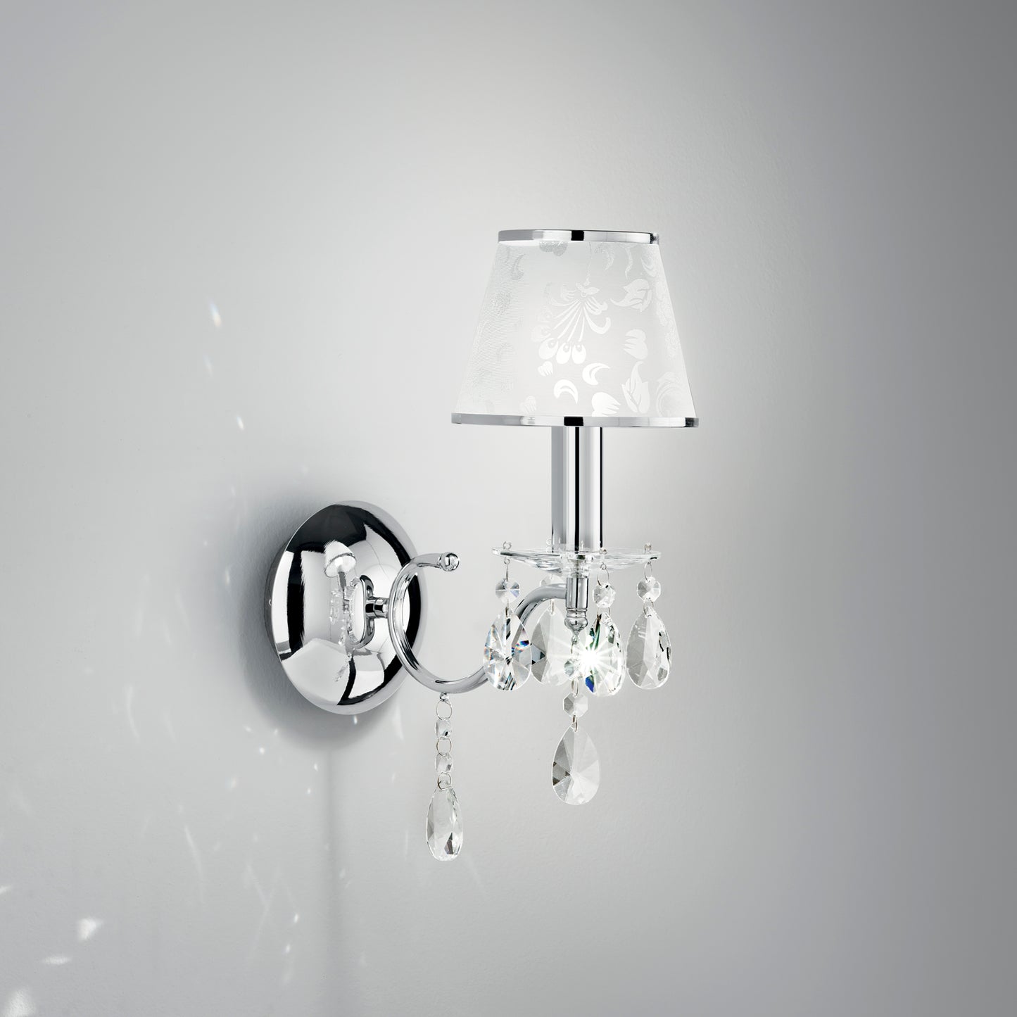 Applique BOEME cromo in metallo e cristalli con paralume glitterato