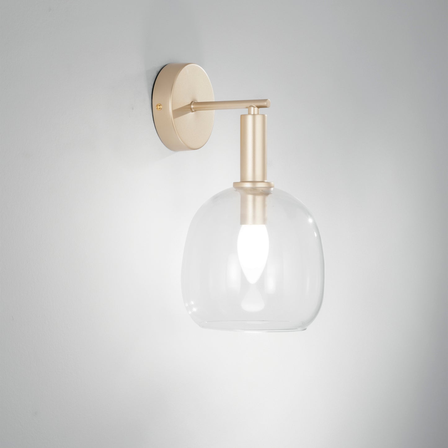 Applique BRANDY con finiture oro e diffusore in vetro soffiato