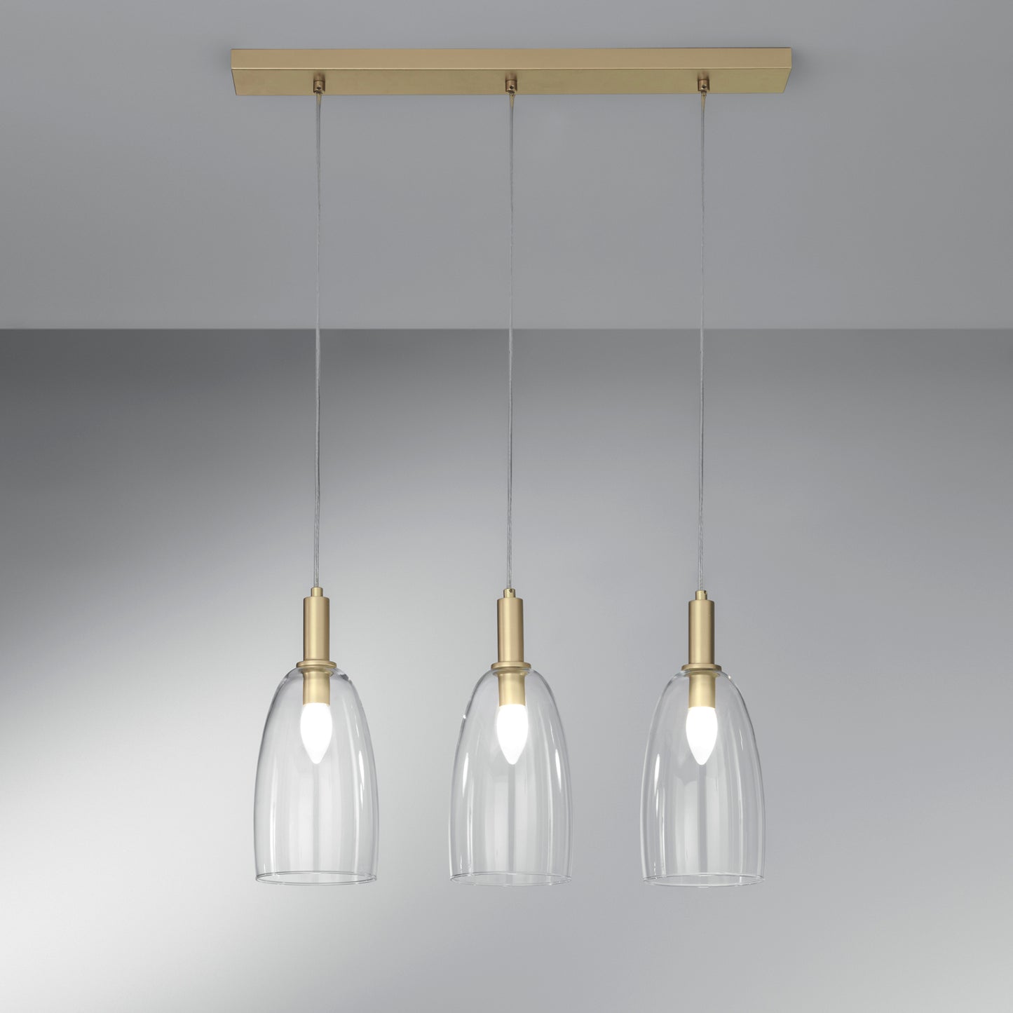Sospensione BRANDY con finiture oro e tre diffusori in vetro soffiato