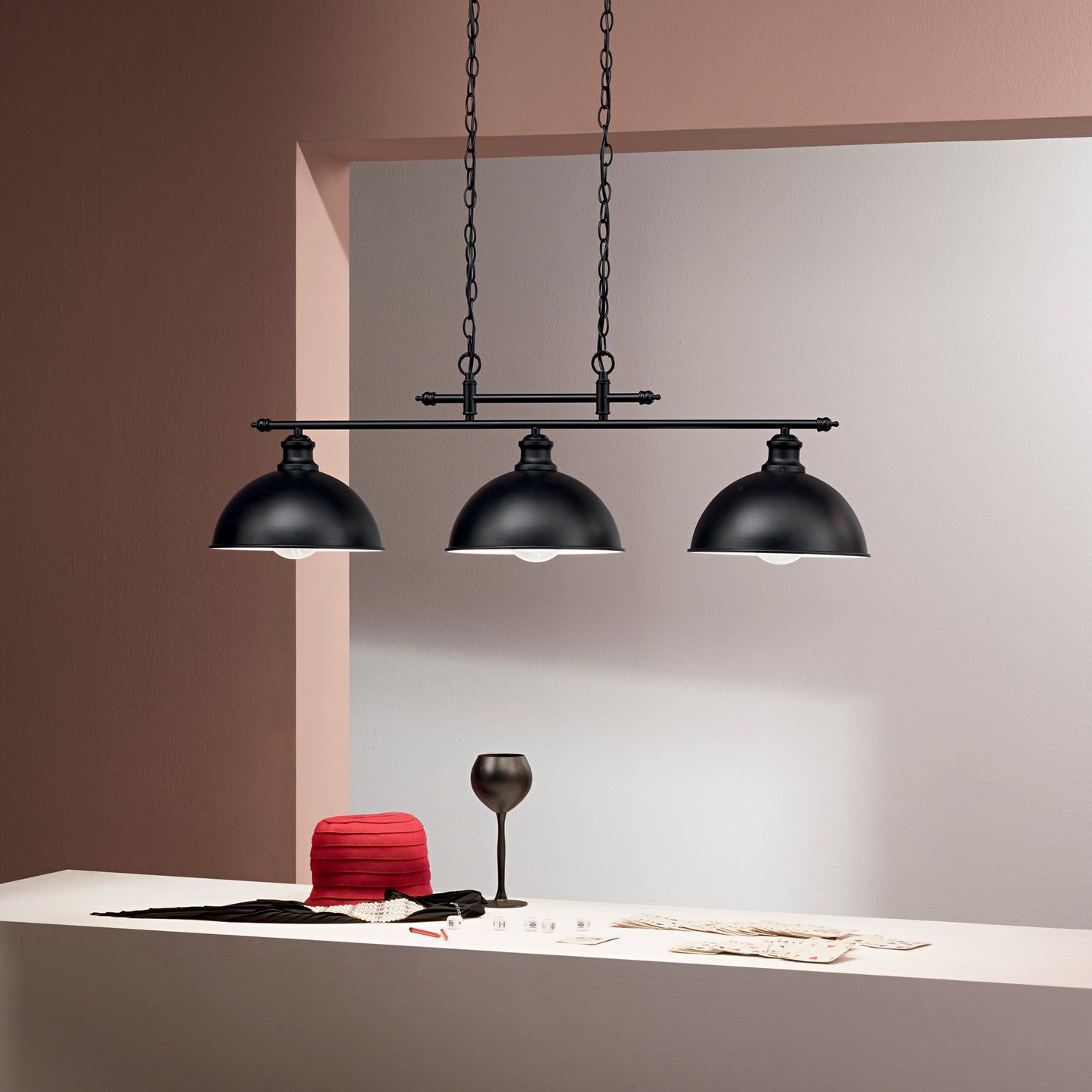 Lampadario a sospensione CHARLESTON in metallo nero a tre luci con interno bianco