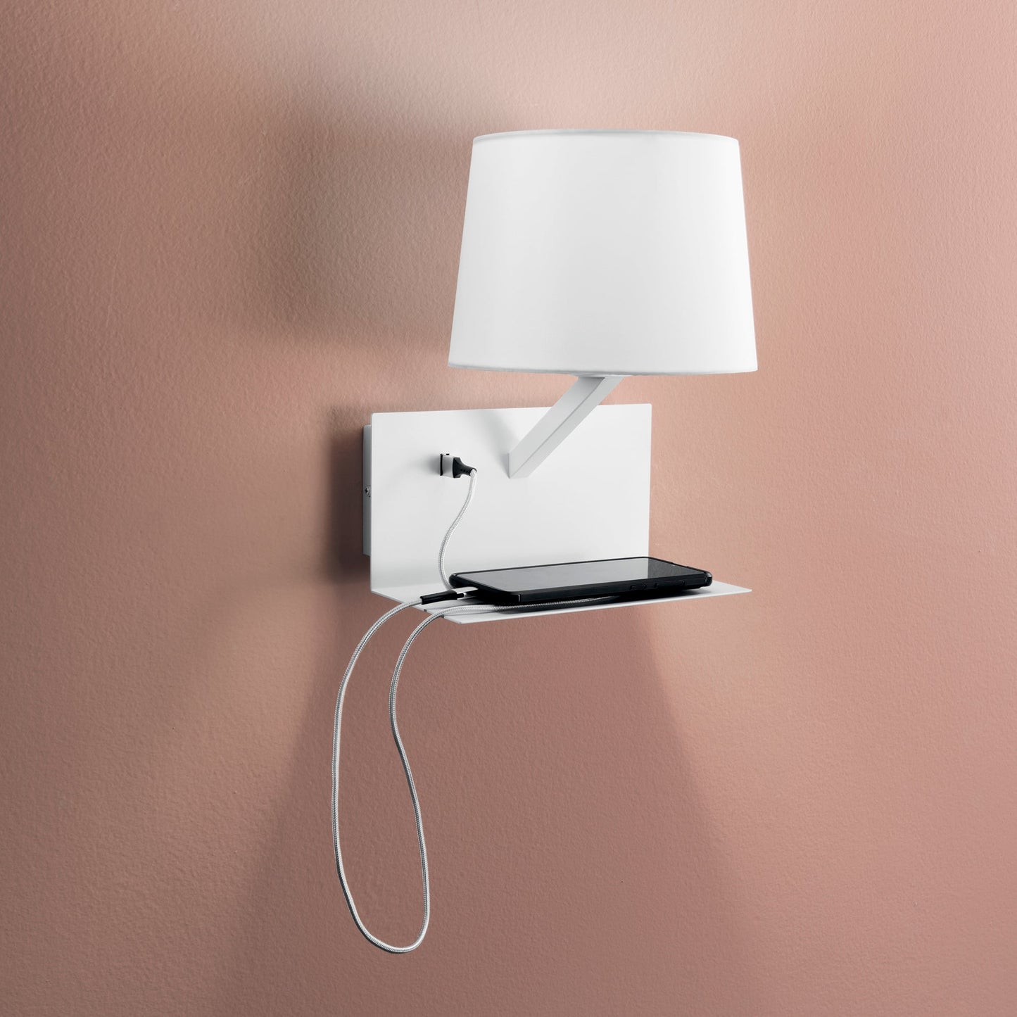 Applique CIAK bianca in metallo con presa USB
