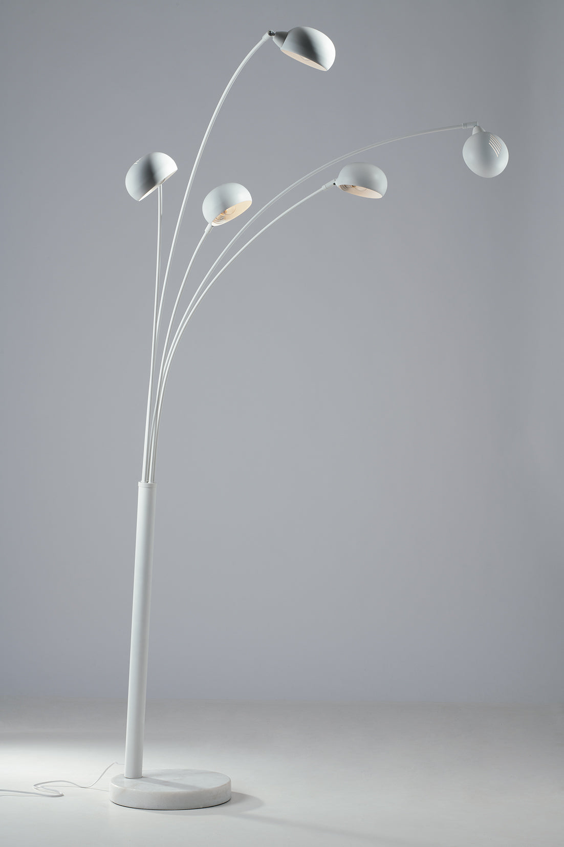 Piantana ERACLE a cinque luci in metallo bianco con base in marmo