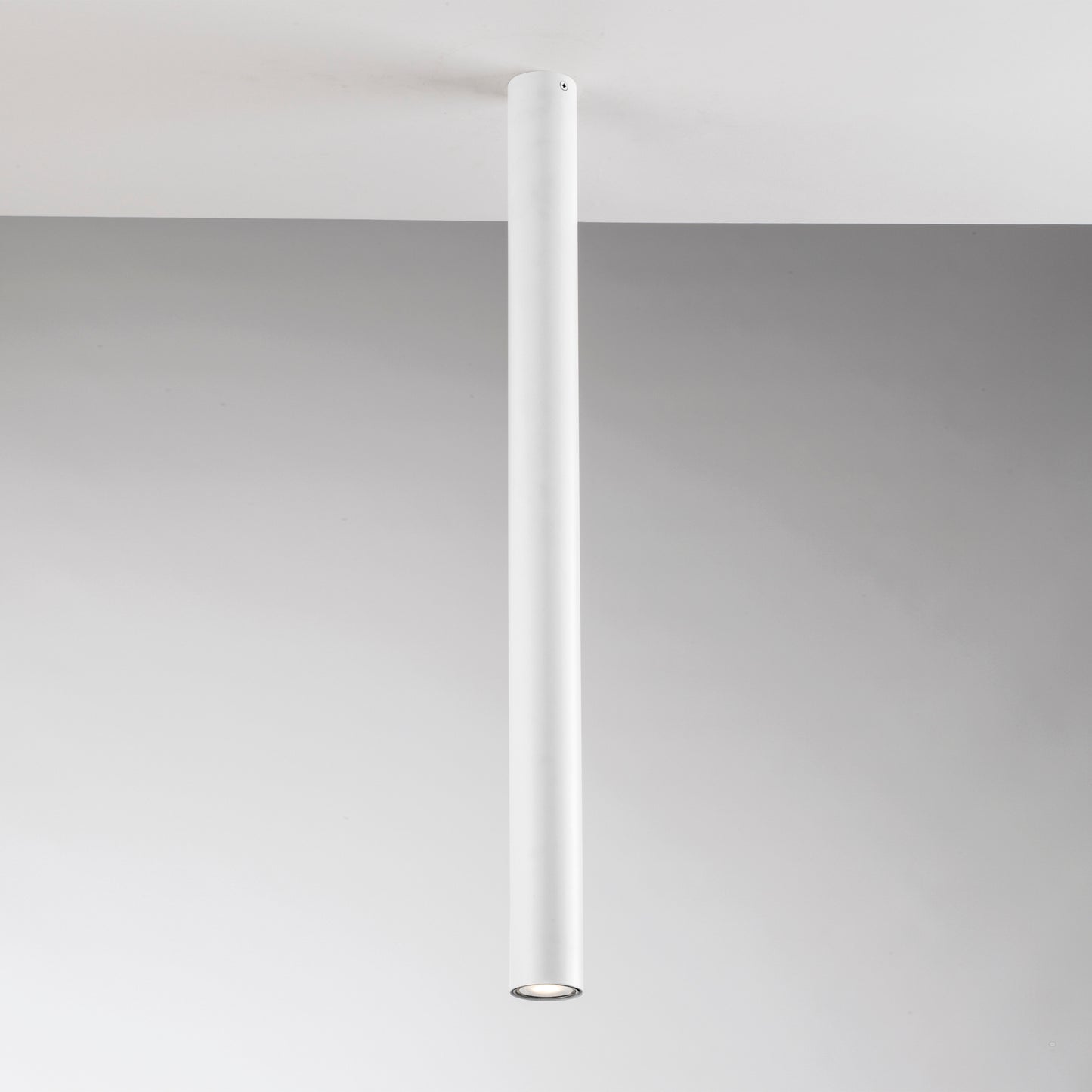 Plafoniera FLUKE cilindrica in metallo bianco 75 cm.