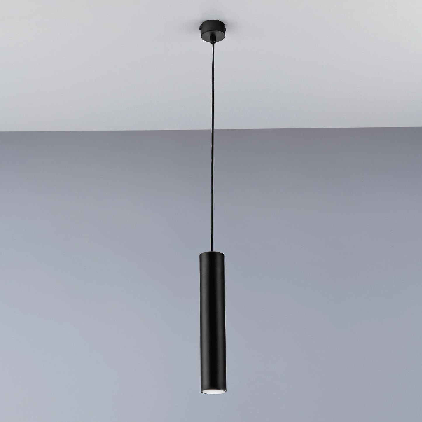 Sospensione FLUKE cilindrica un punto luce in metallo nero 30 cm.
