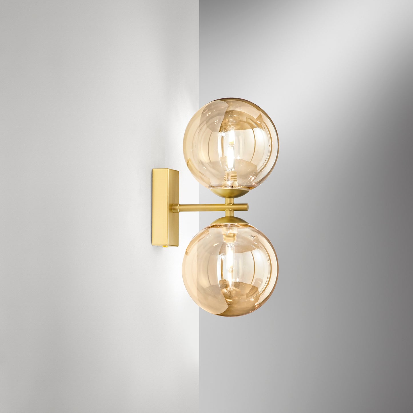 Applique HONEY in metallo ottone con due diffusori in vetro champagne