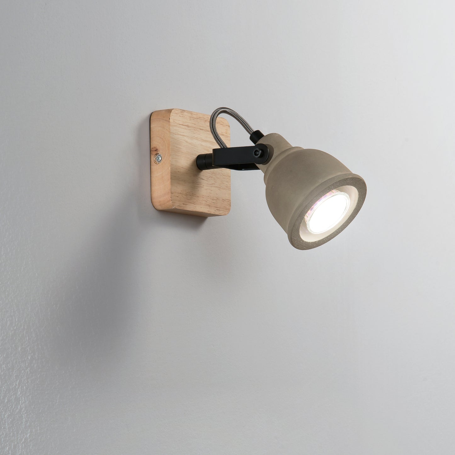 Plafone KISA con base in legno e 1 diffusore in cemento
