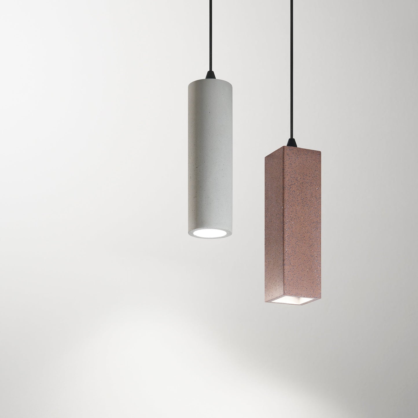 Sospensione KRUK quadrata in cemento grigio
