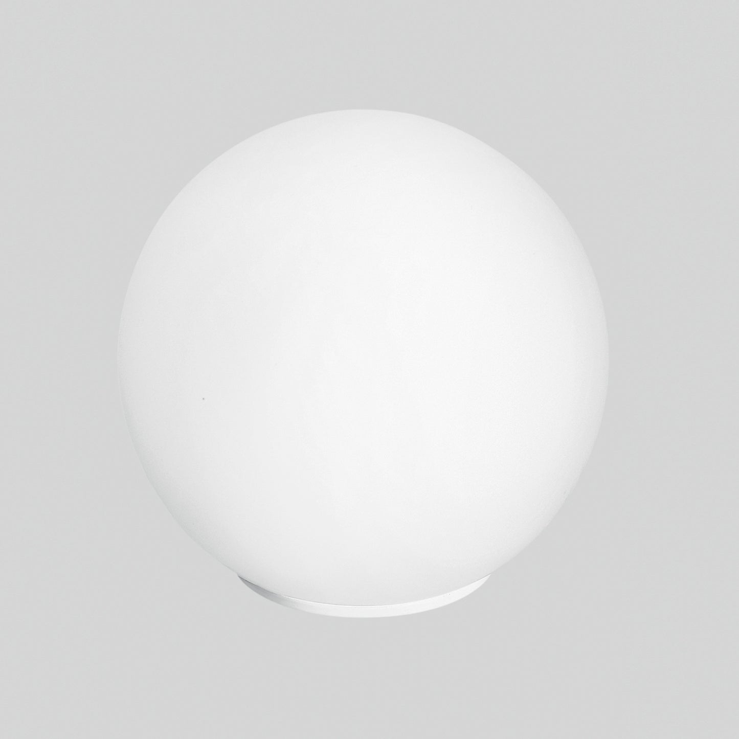 Lampada da tavolo CITY in metallo cromato e diffusore a sfera bianco 35 cm.
