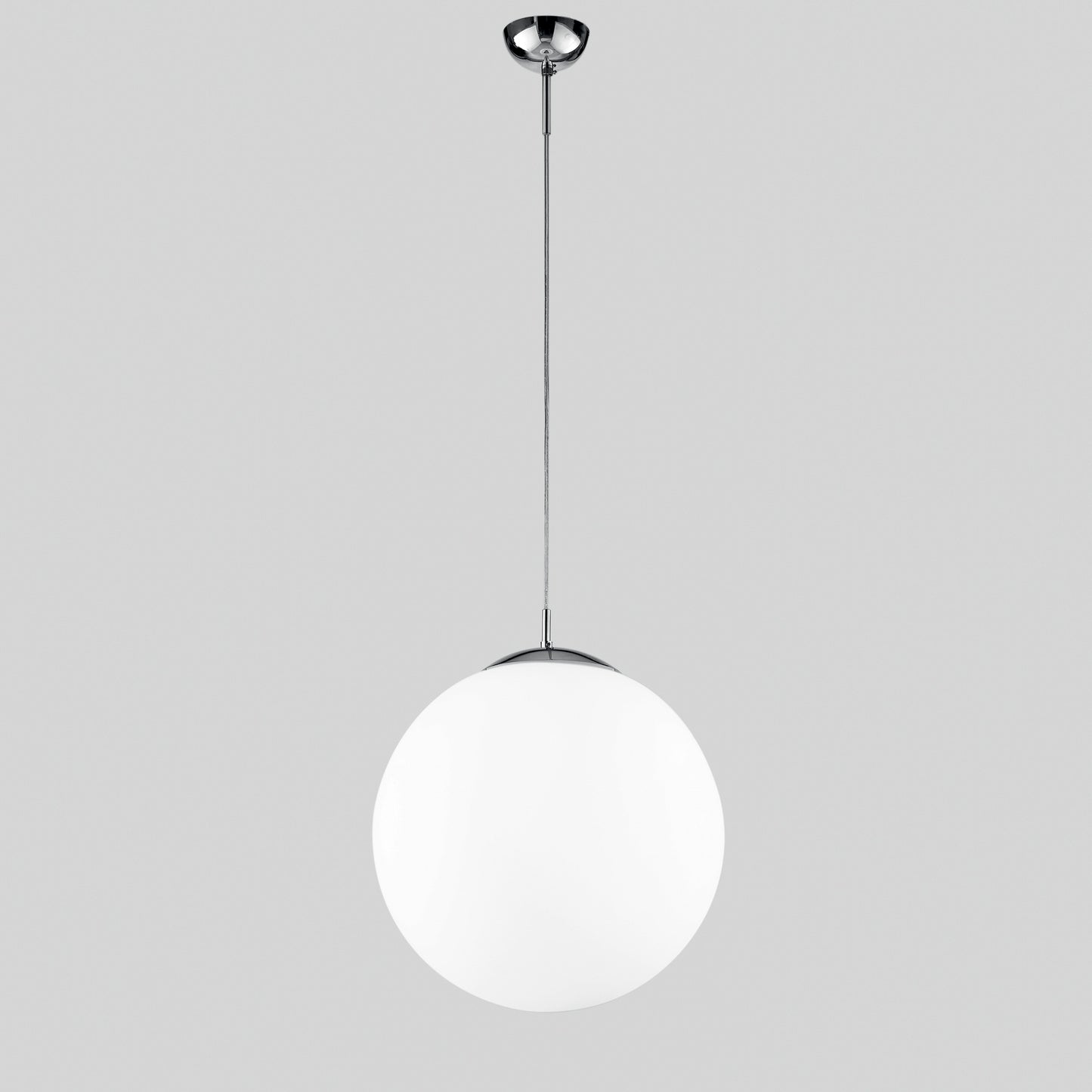 Sospensione CITY in metallo cromato con diffusore singolo in vetro bianco 35 cm.
