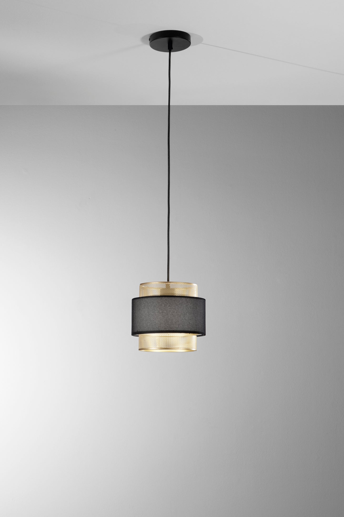 Sospensione LOUNGE oro e nero 1 punto luce h200cm, 21cm. Ø