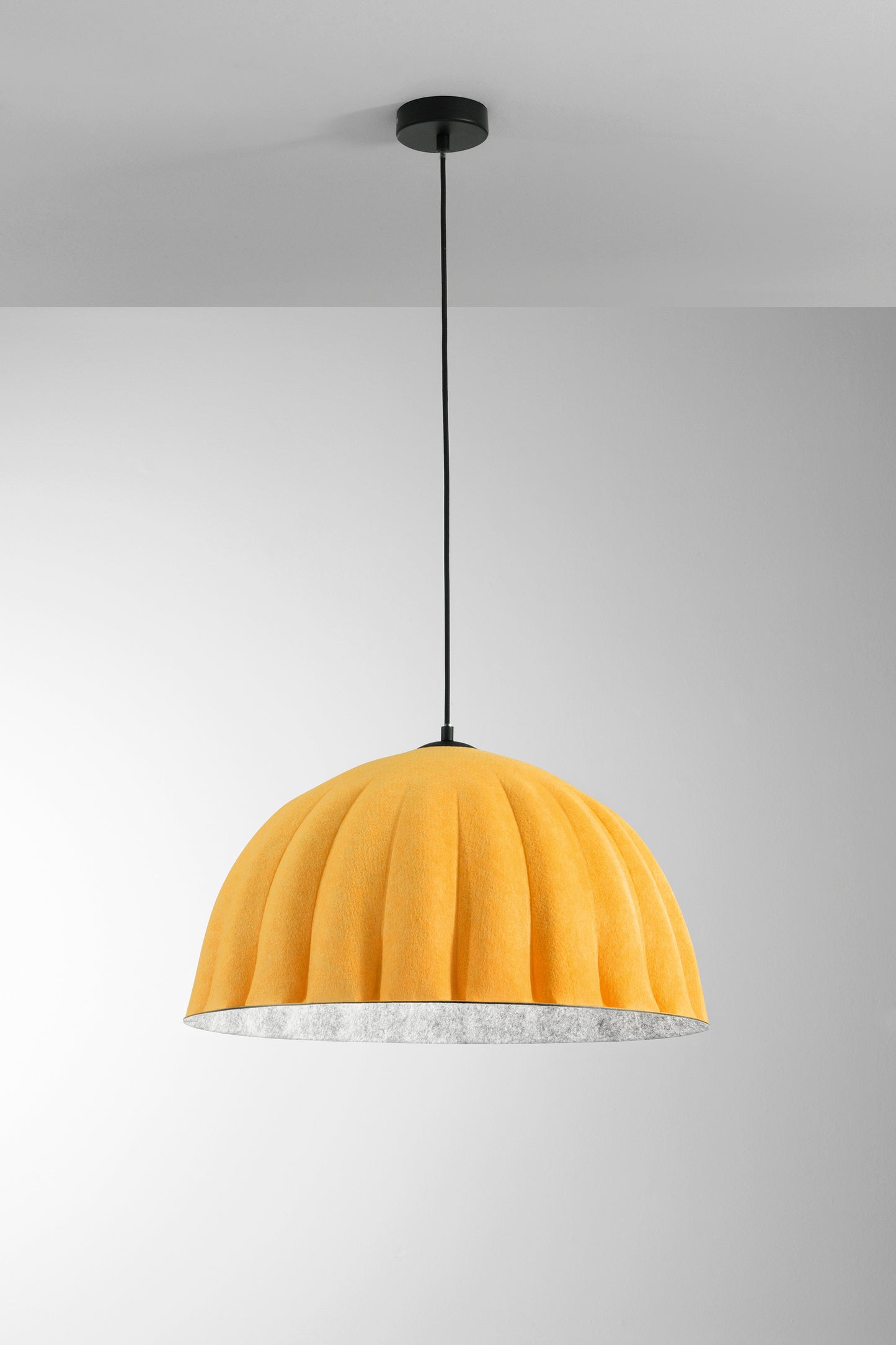 Sospensione MIDI gialla con interno grigio in feltro naturale