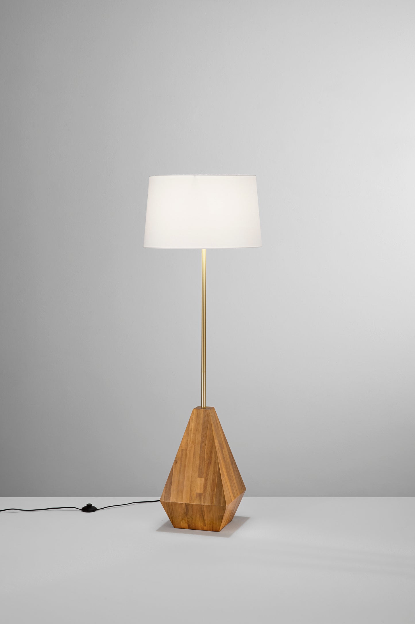 Piantana Munari in legno naturale