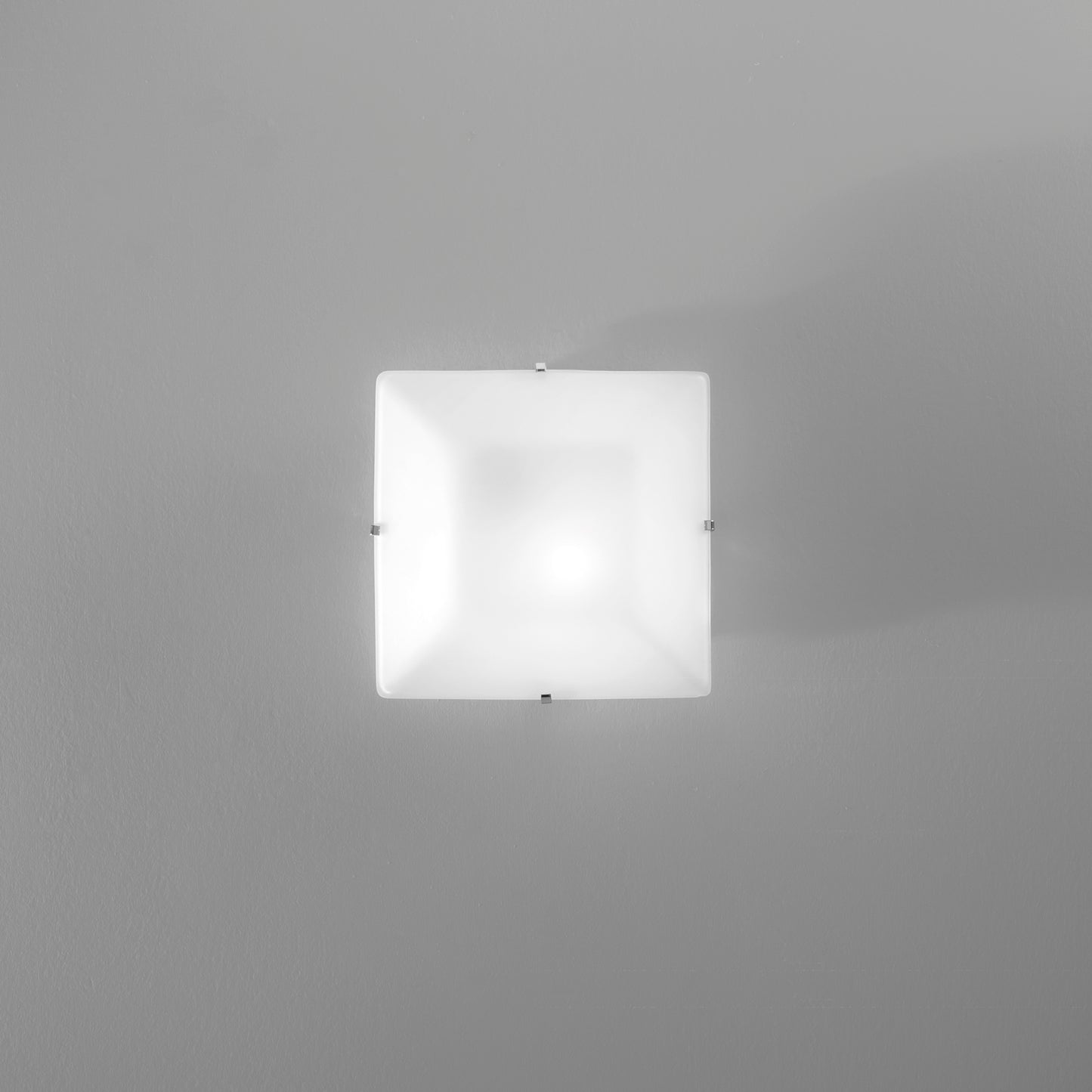 Plafoniera OSIRIDE in vetro bianco 25x25 cm.