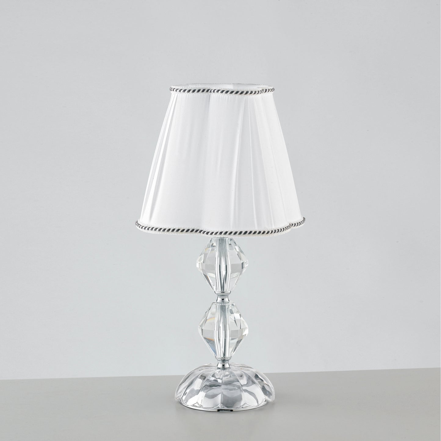Lampada da tavolo RIFLESSO in cristallo con dettagli cromati 47 cm.