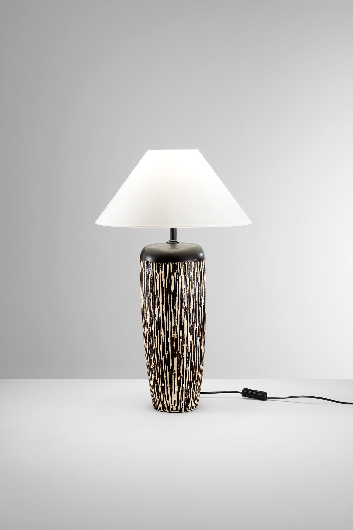 Lampada da tavolo Savana in ceramica decorata