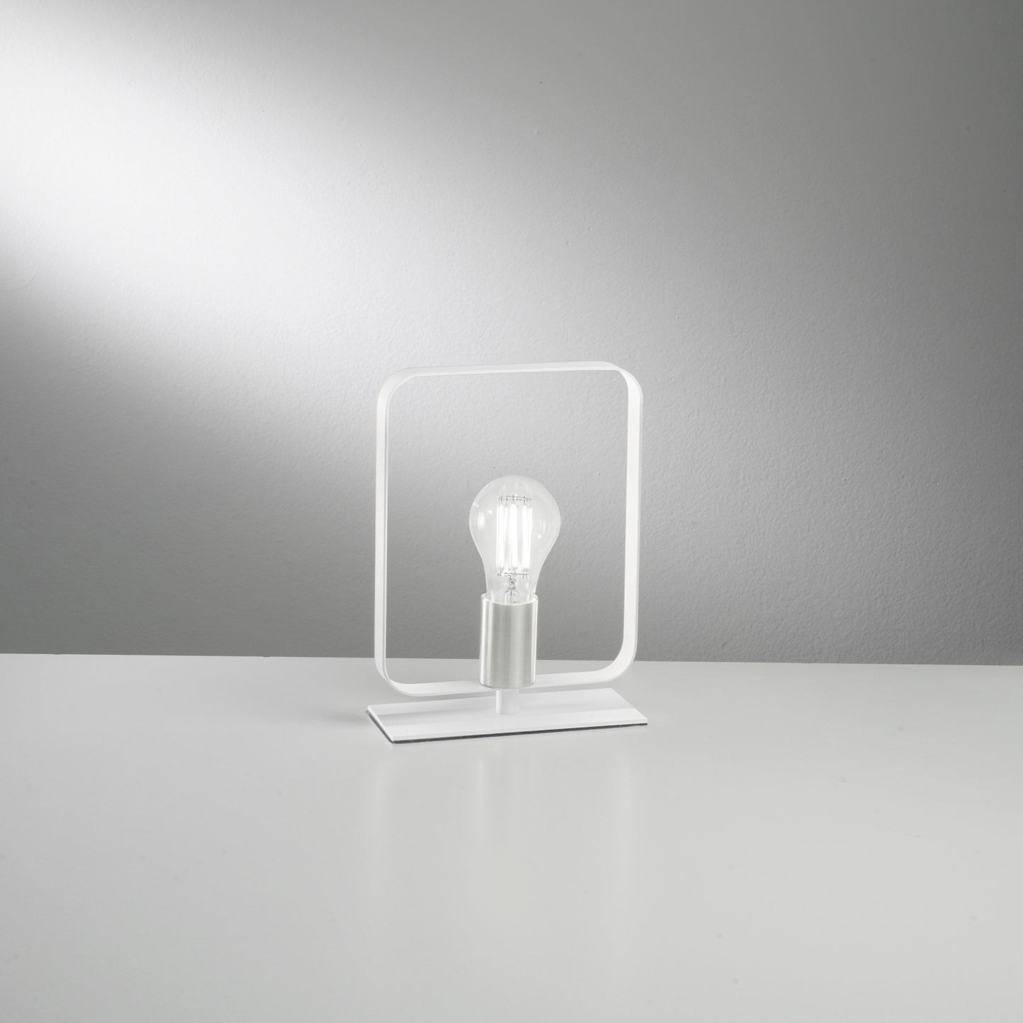 Lampada da tavolo SMITH in metallo bianco e argento
