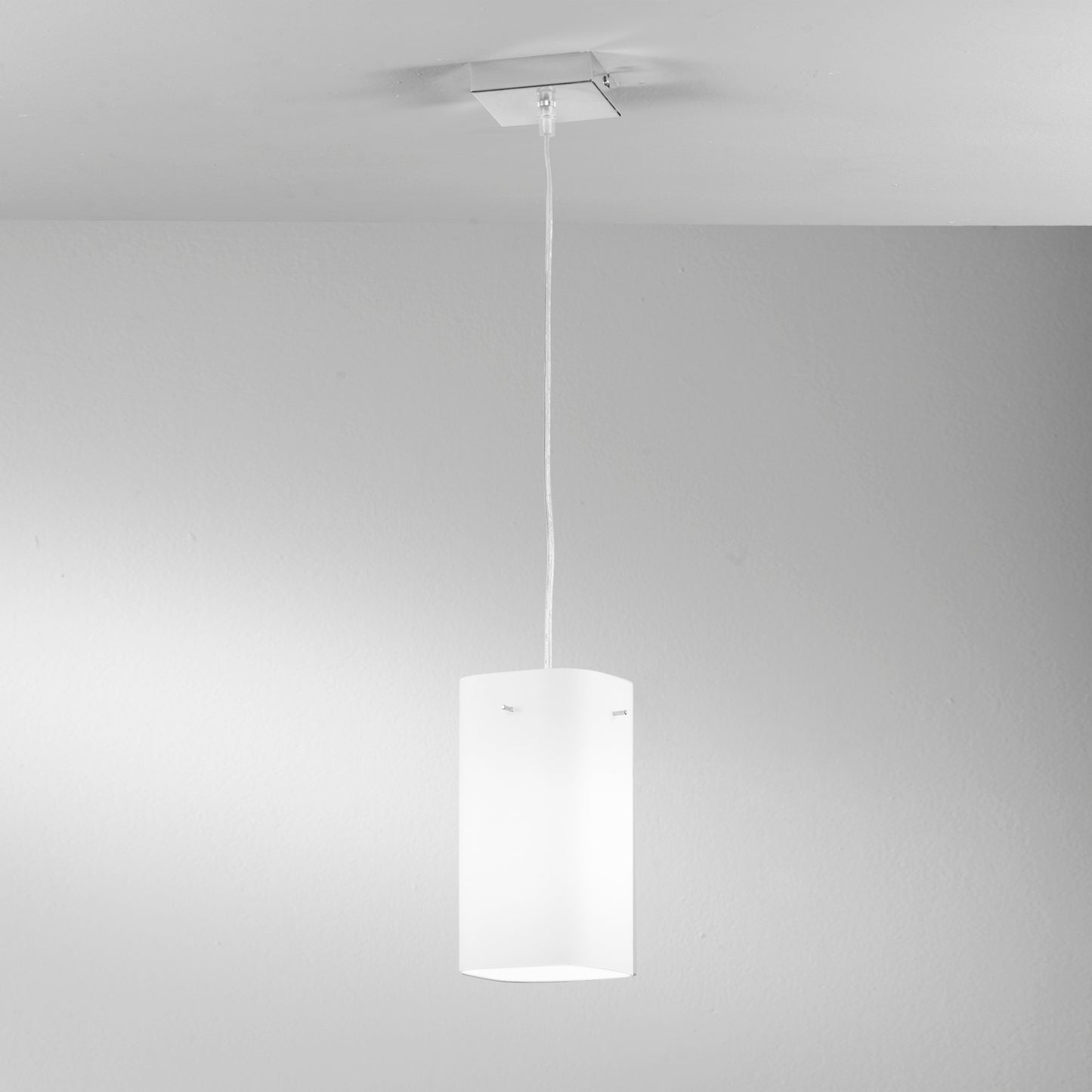 Sospensione SQUARE in metallo con 1 diffusore in vetro bianco