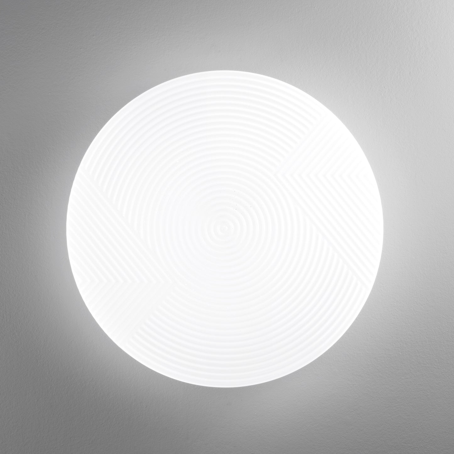 Plafoniera LED STREAM in acrilico bianco, CCT, Ø 58 cm.