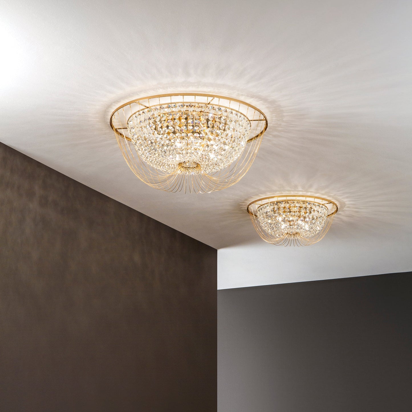 Plafoniera VIENNA in metallo dorato con cristalli Ø 60cm.