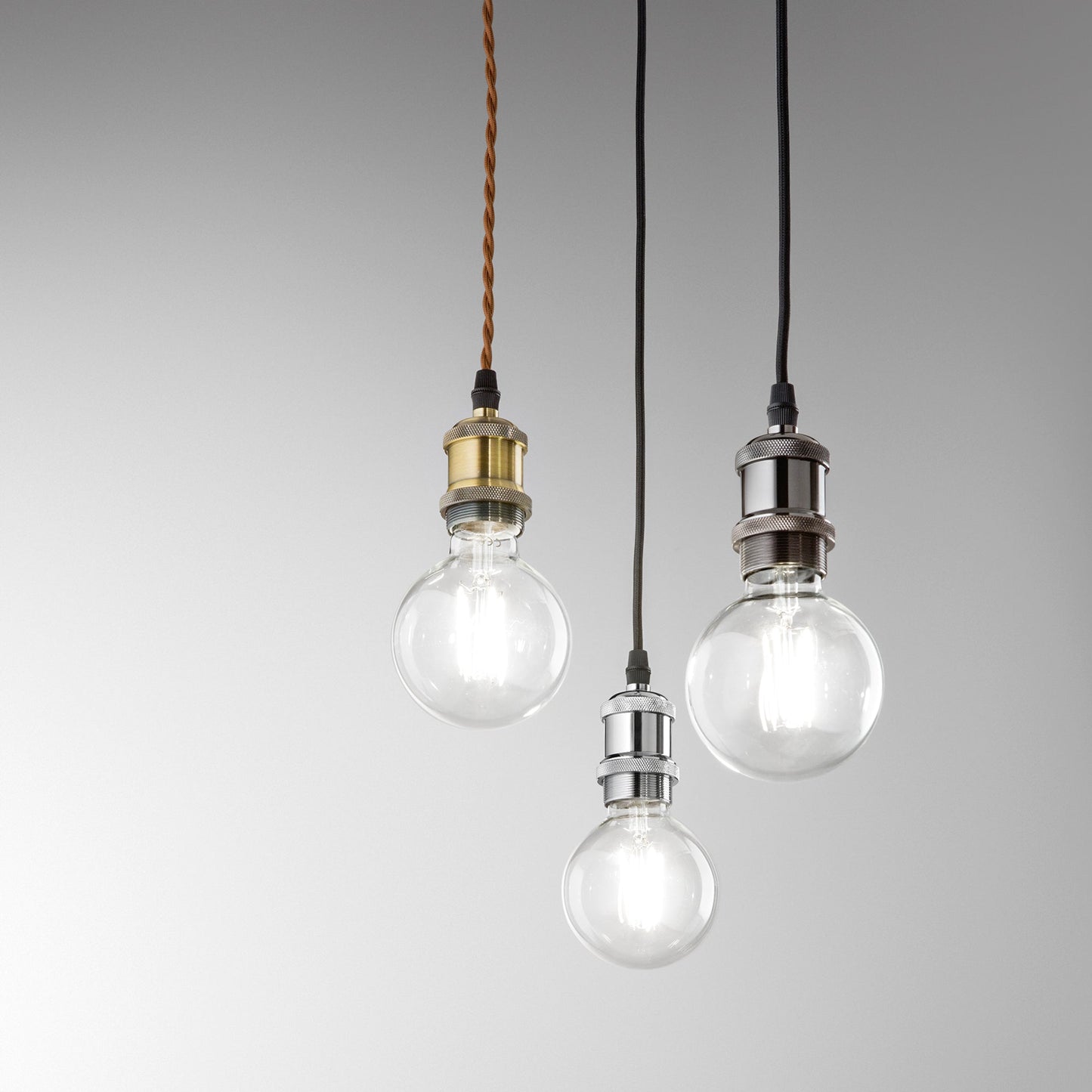Sospensione VINTAGE con cavo in tessuto e portalampade in alluminio nero