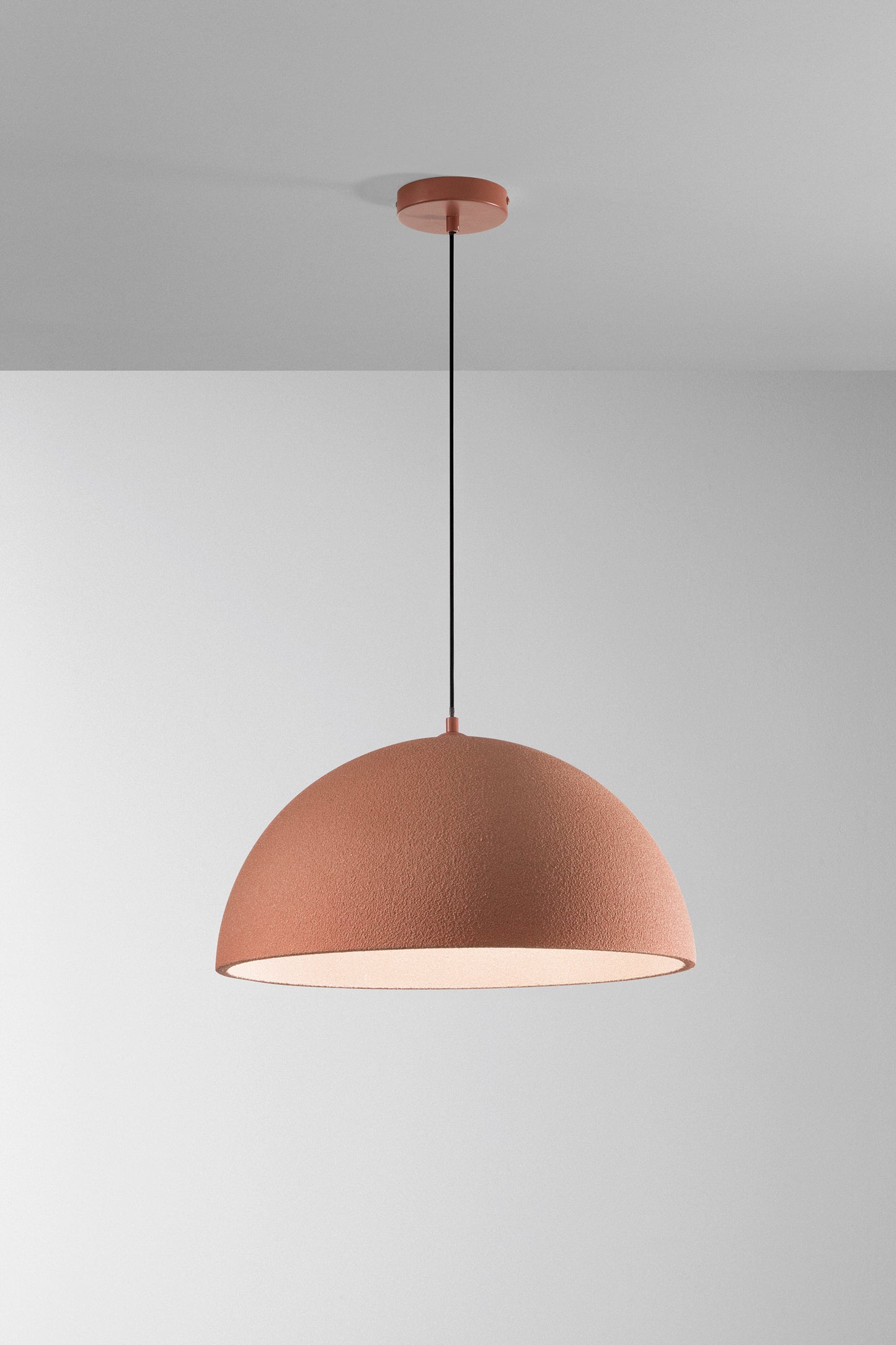 Sospensione XENIA con diffusore in resina rosso