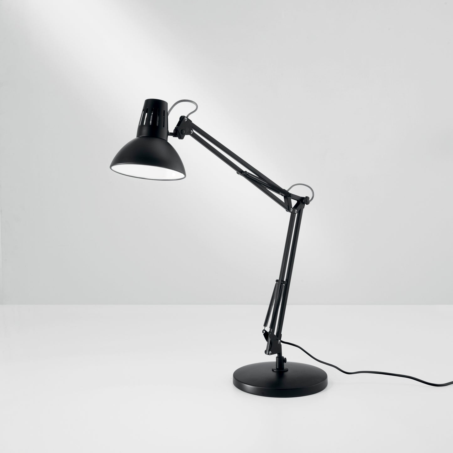 Lampada da tavolo regolabile ARTIFEX in metallo nero
