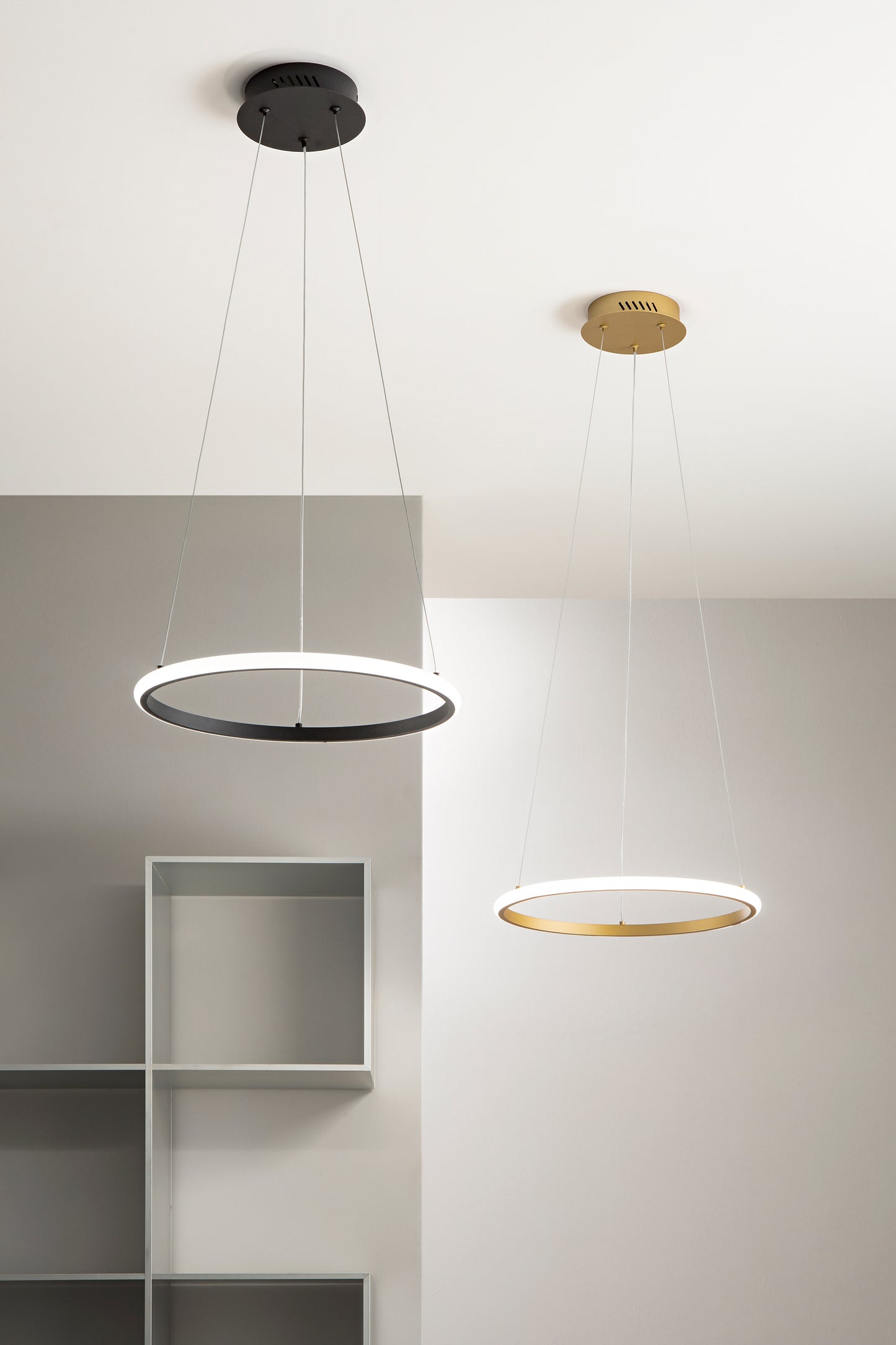 Sospensione Axis con diffusore oro singolo in silicone, Ø 40cm. CCT