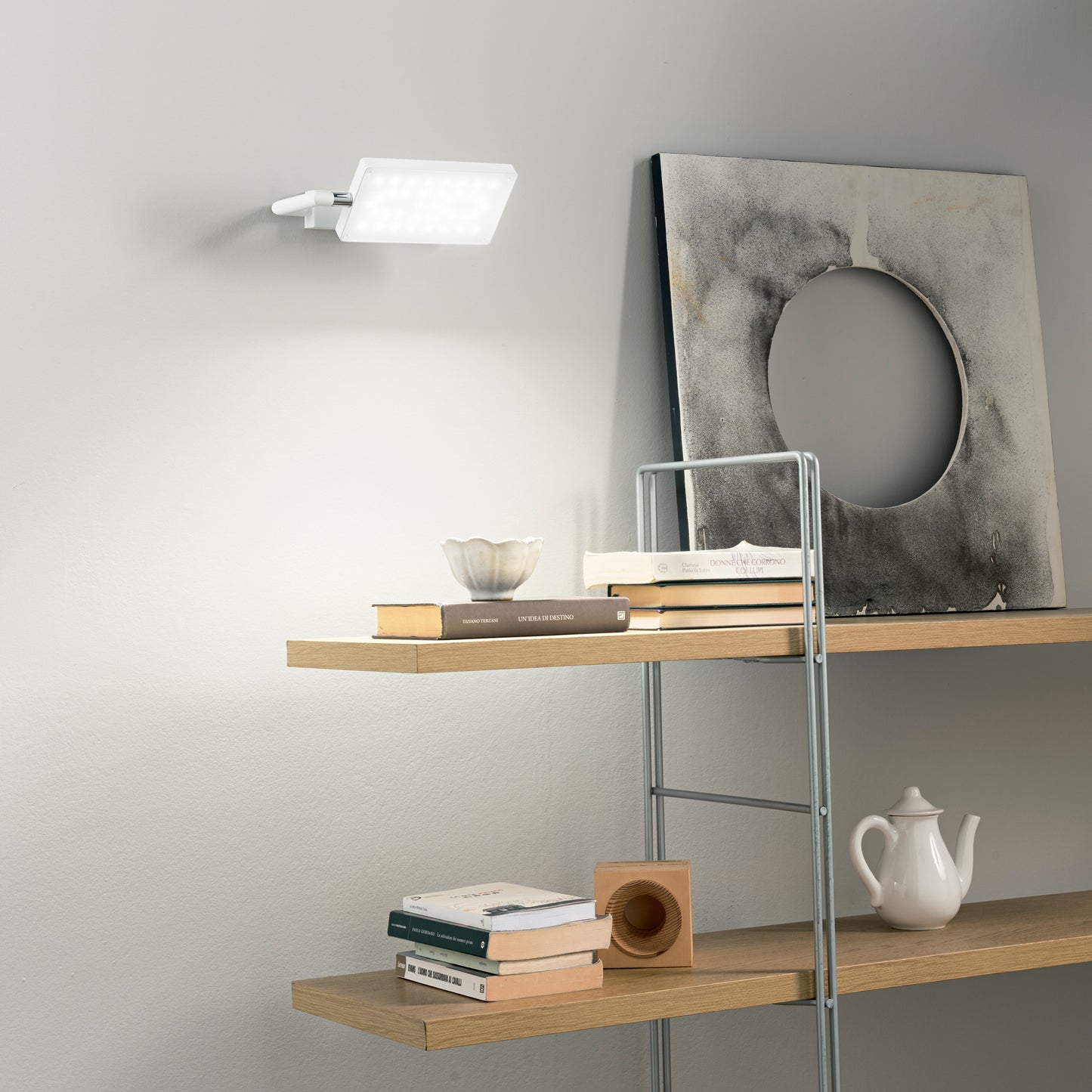 Applique LED BOOK in alluminio bianco con diffusore orientabile